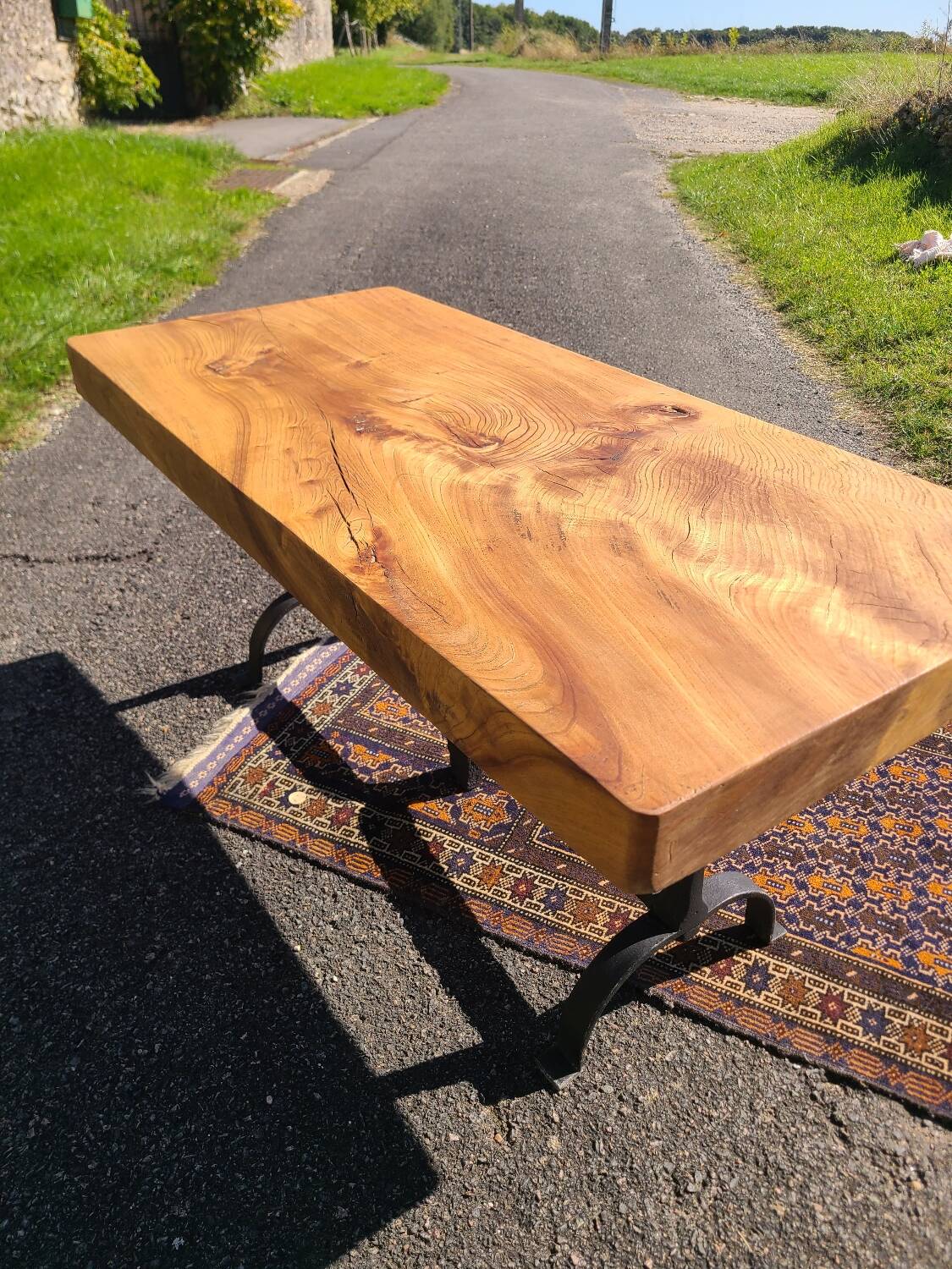 Table basse brutaliste, art populaire année 20