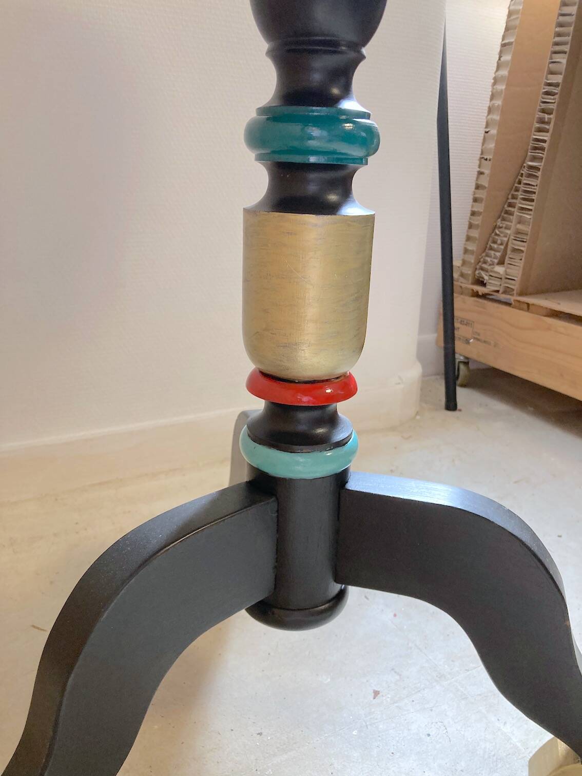 Turned wooden pedestal table