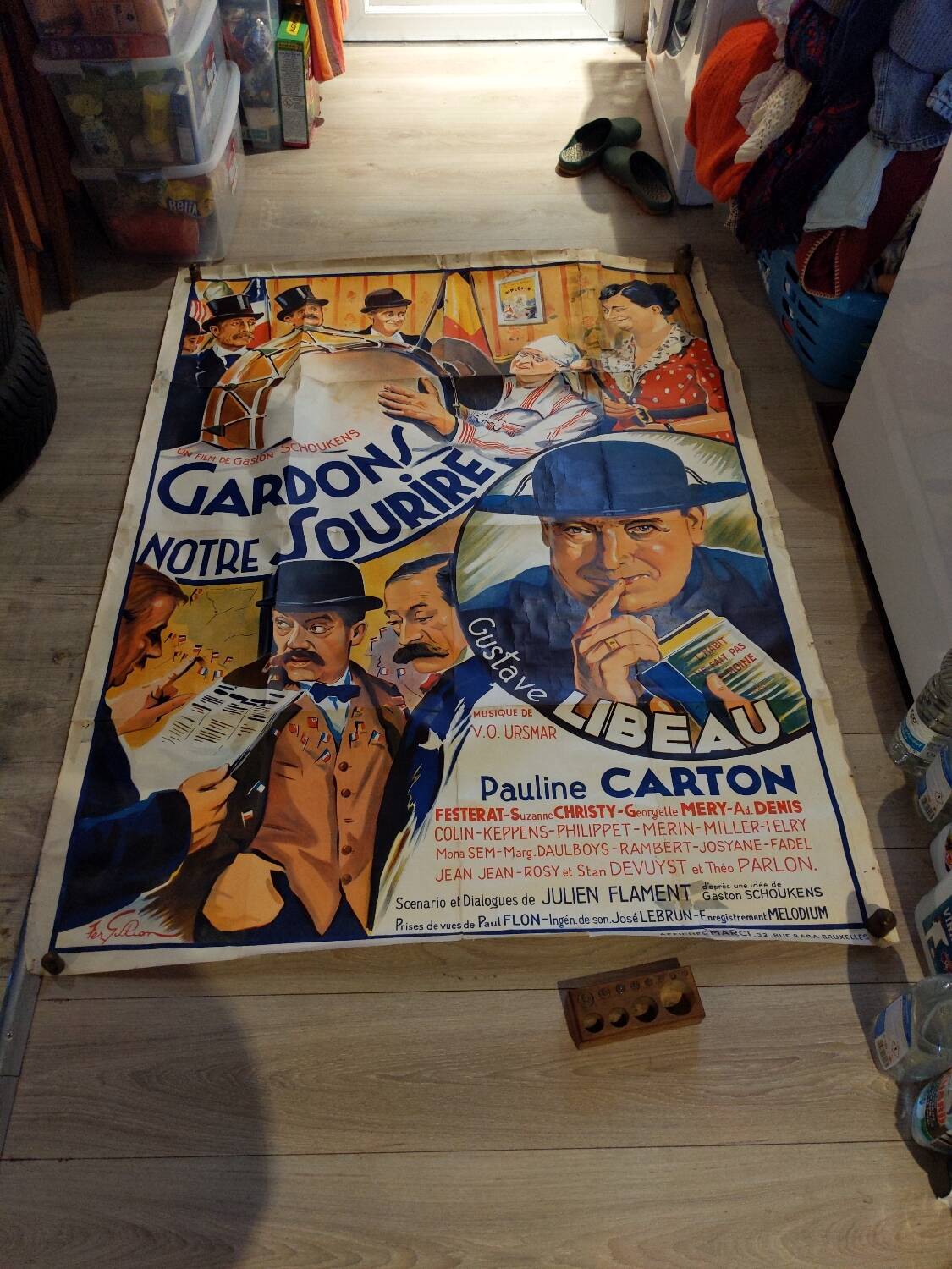 Very large cinema poster Let's keep smiling