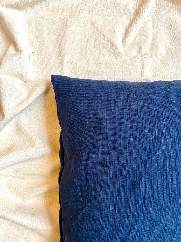 Coussin en lin bleu marine 40 cm