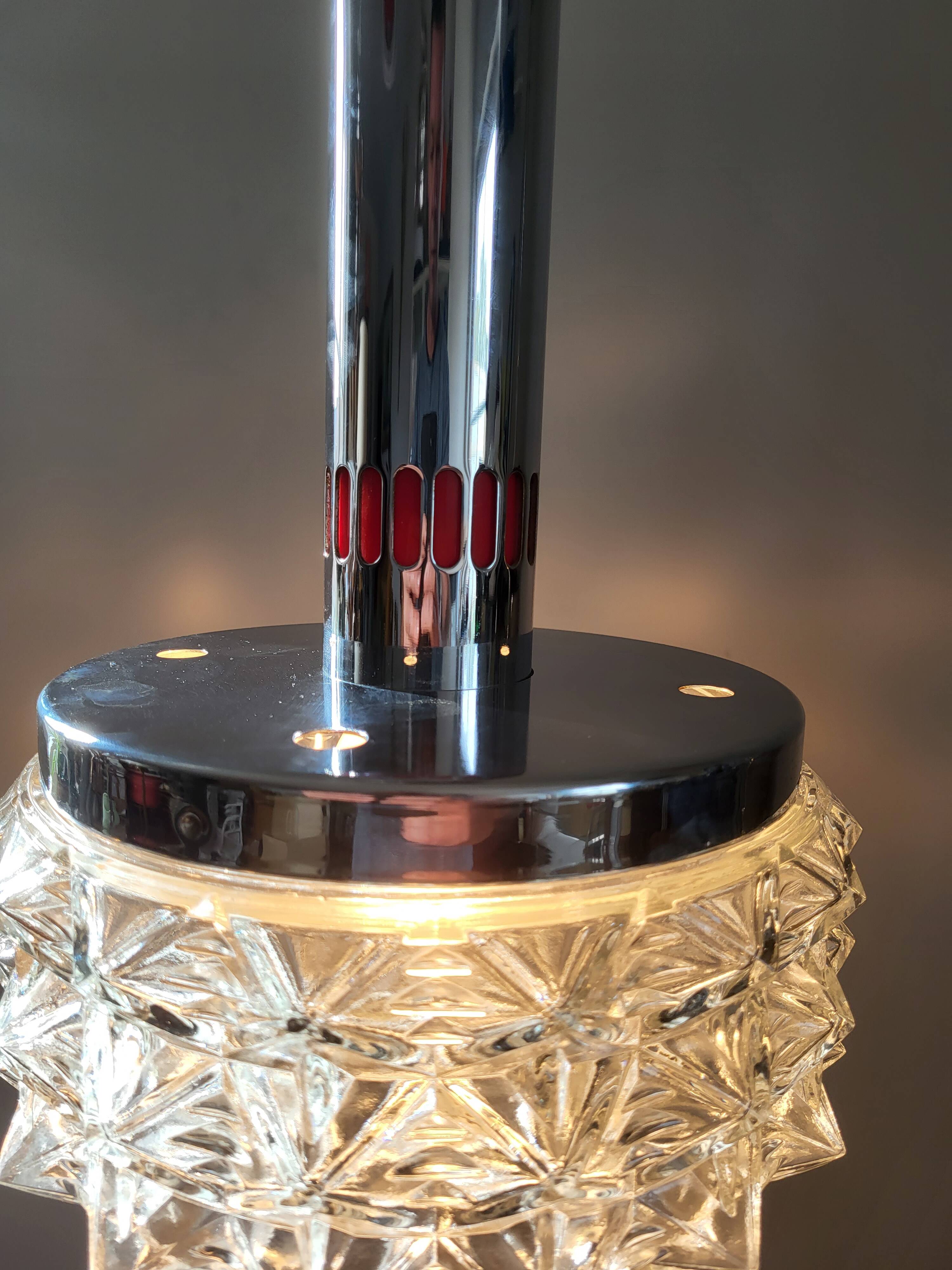 Vintage space age lamp, chromé afwerking en glazen lampenkap, jaren 1960