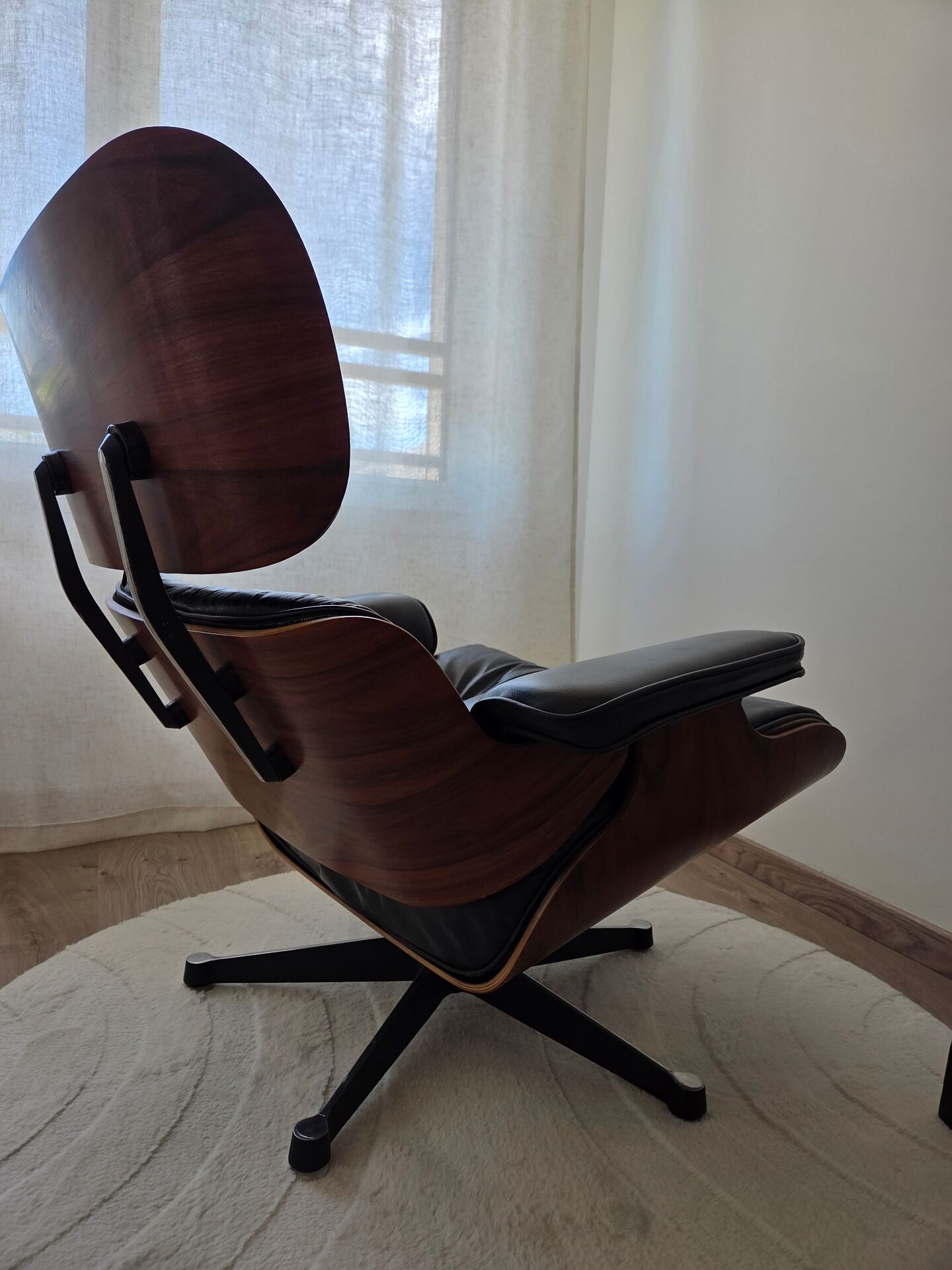 Fauteuil Eames mobilier international