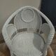 Paire de fauteuils blancs en rotin