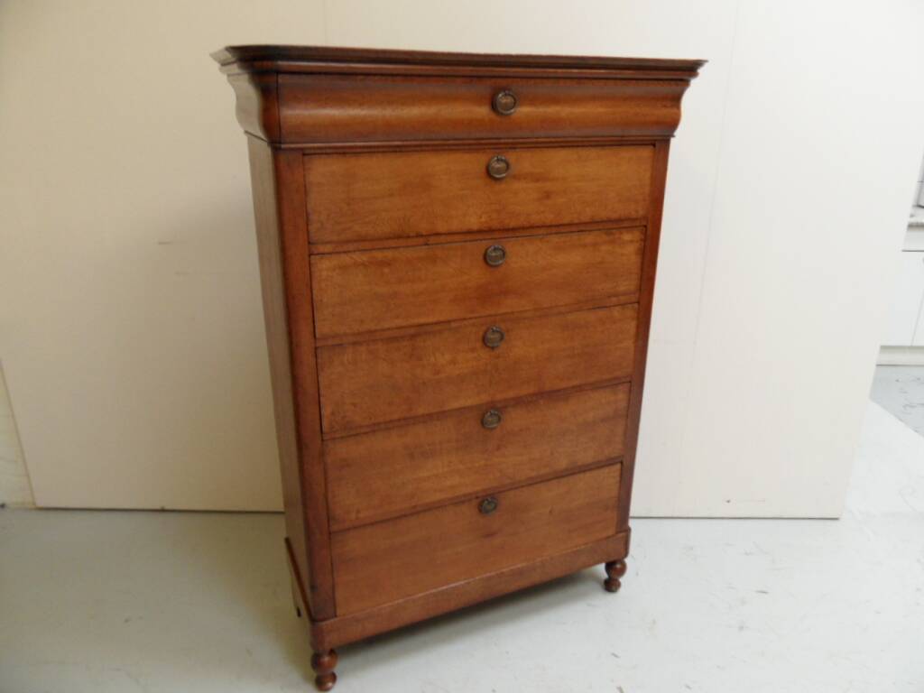 Antique oak chest of drawers  Chiffoniere