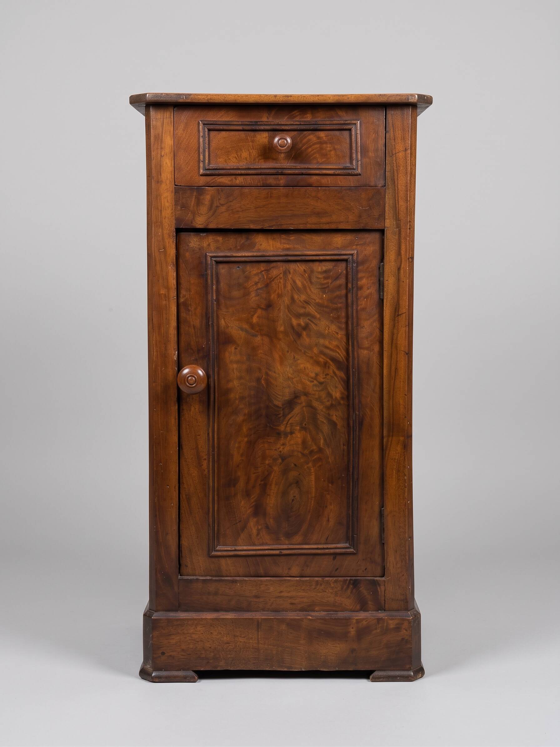 Antique bedside table in solid wood – early 20th century