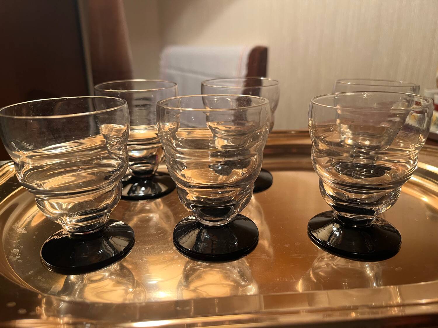 6 petits verres anciens