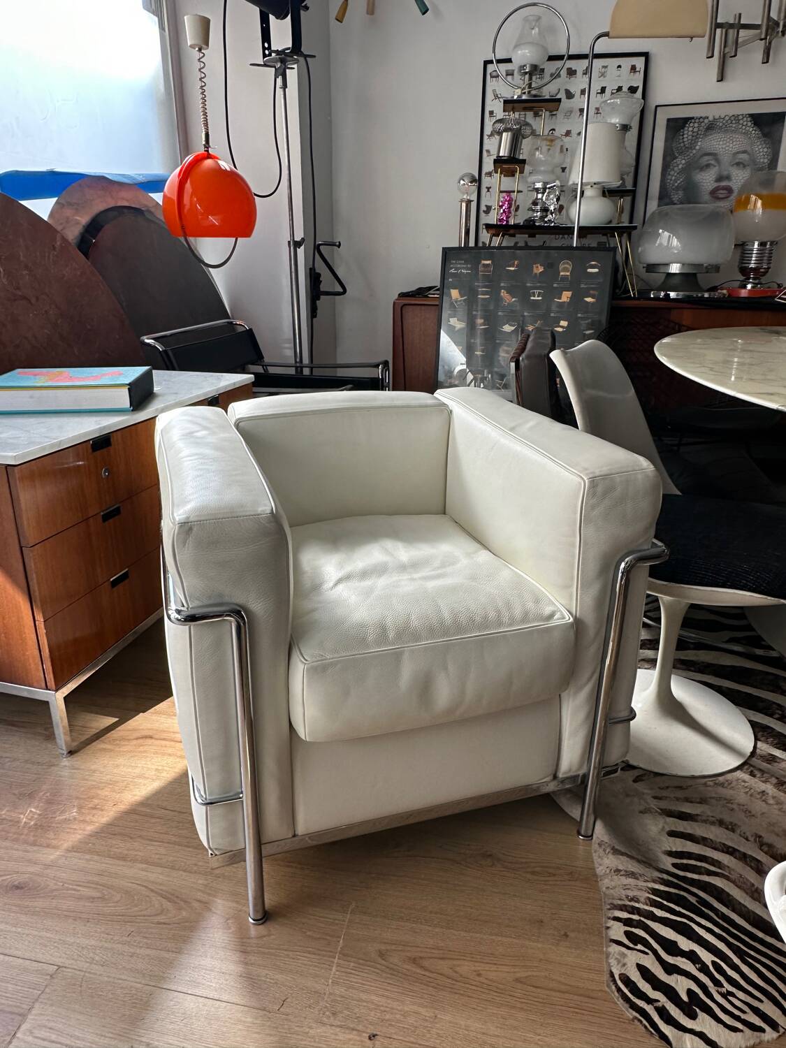 LC2 Le Corbusier armchair, Cassina edition