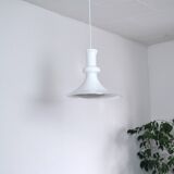 Suspension en verre opalin soufflé à la bouche blanche pour Holmegaard, Danemark, 1980s