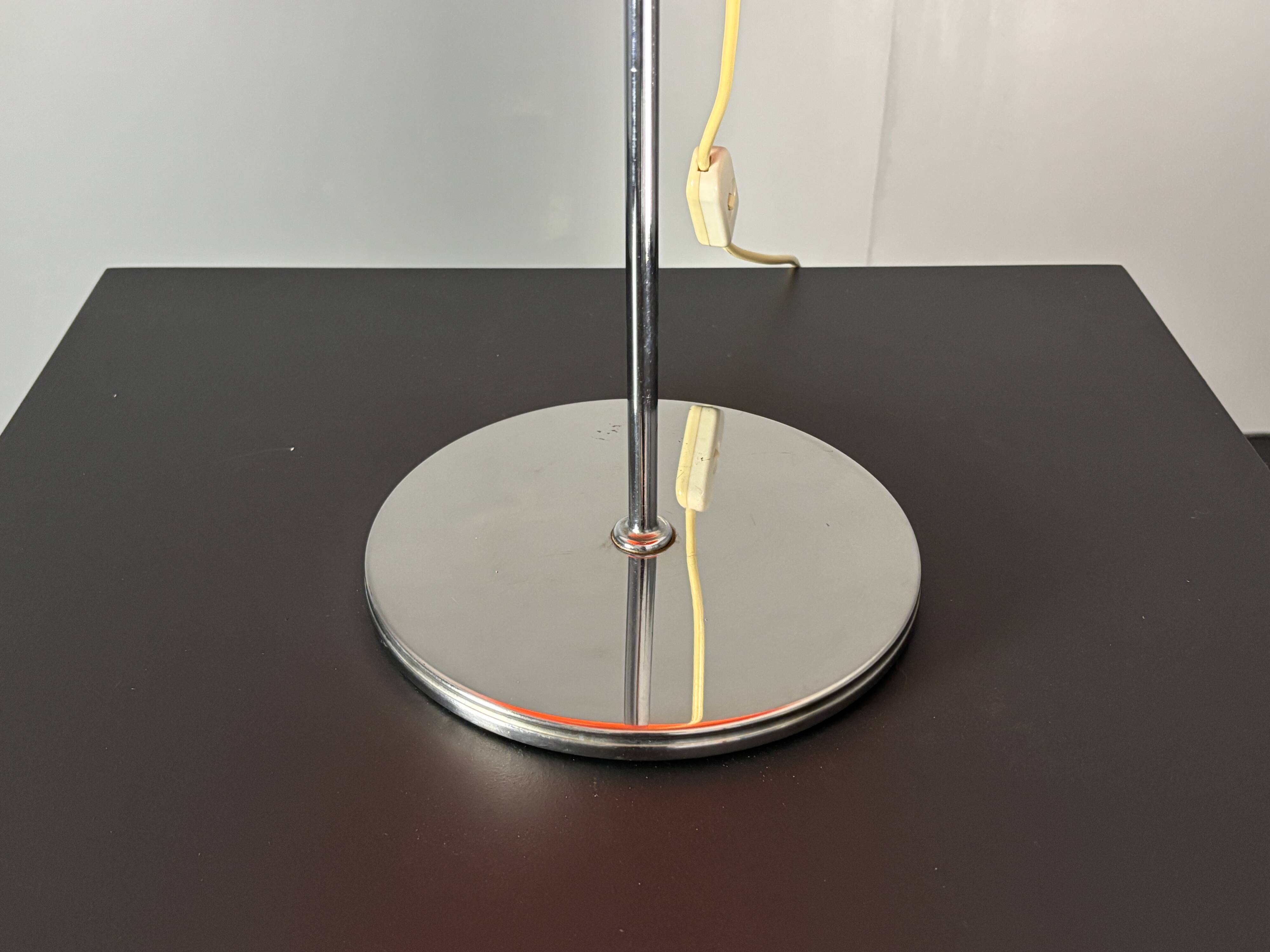 Midcentury "Faro" space age table lamp by Luigi Massoni for Guzzini, 1970s