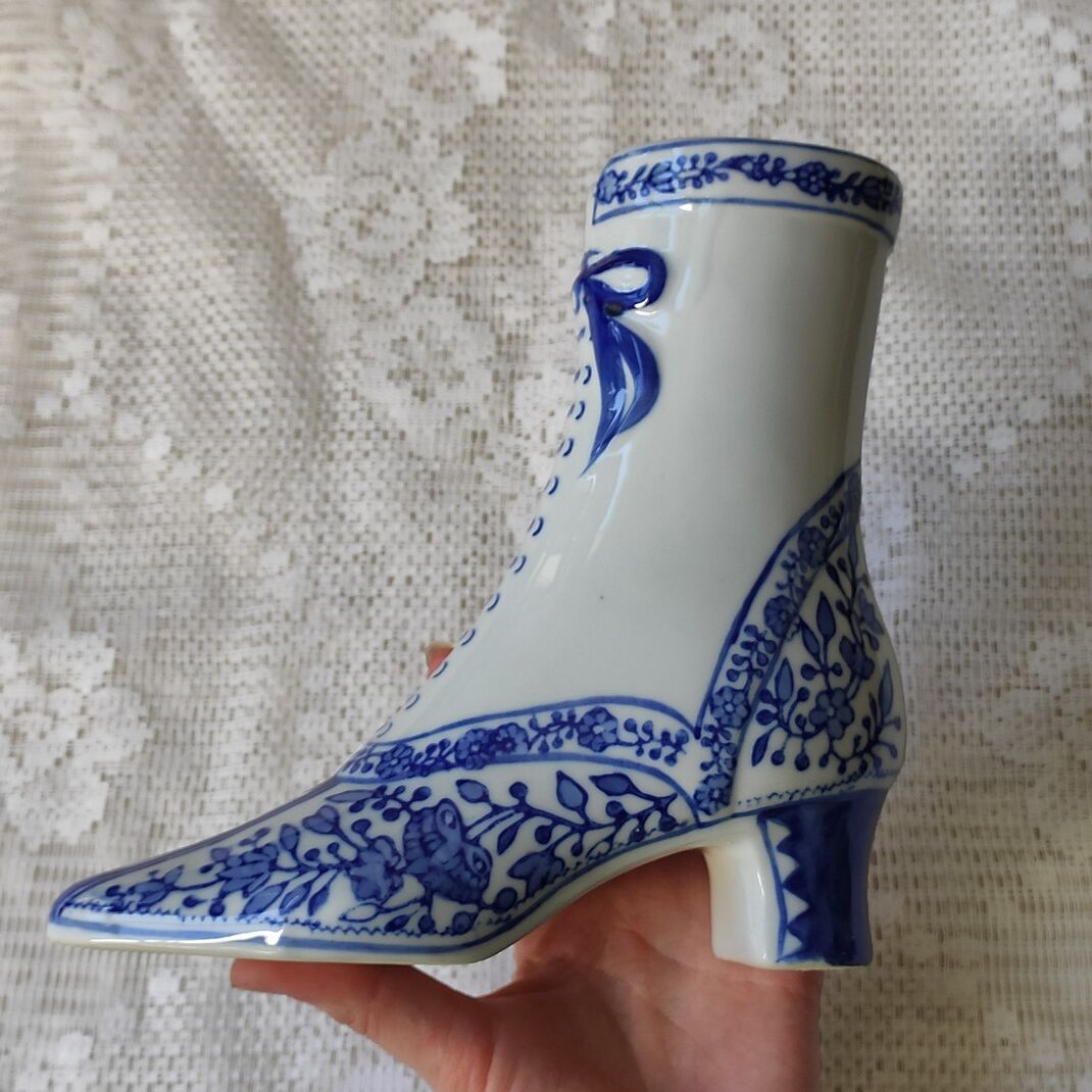 Boot vase