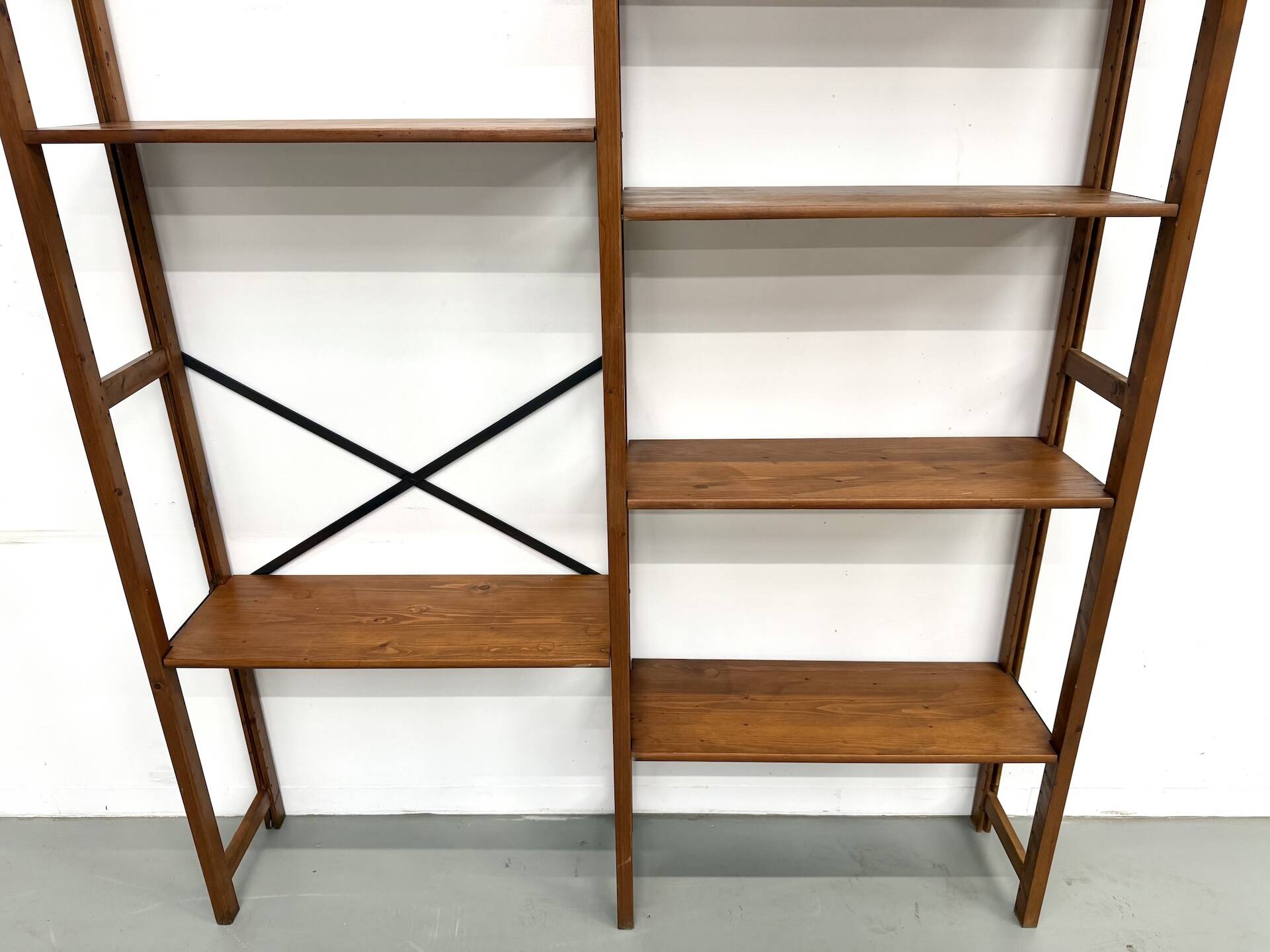 XXL Modernist Library in Solid Pine – 1950s Design – L164 cm