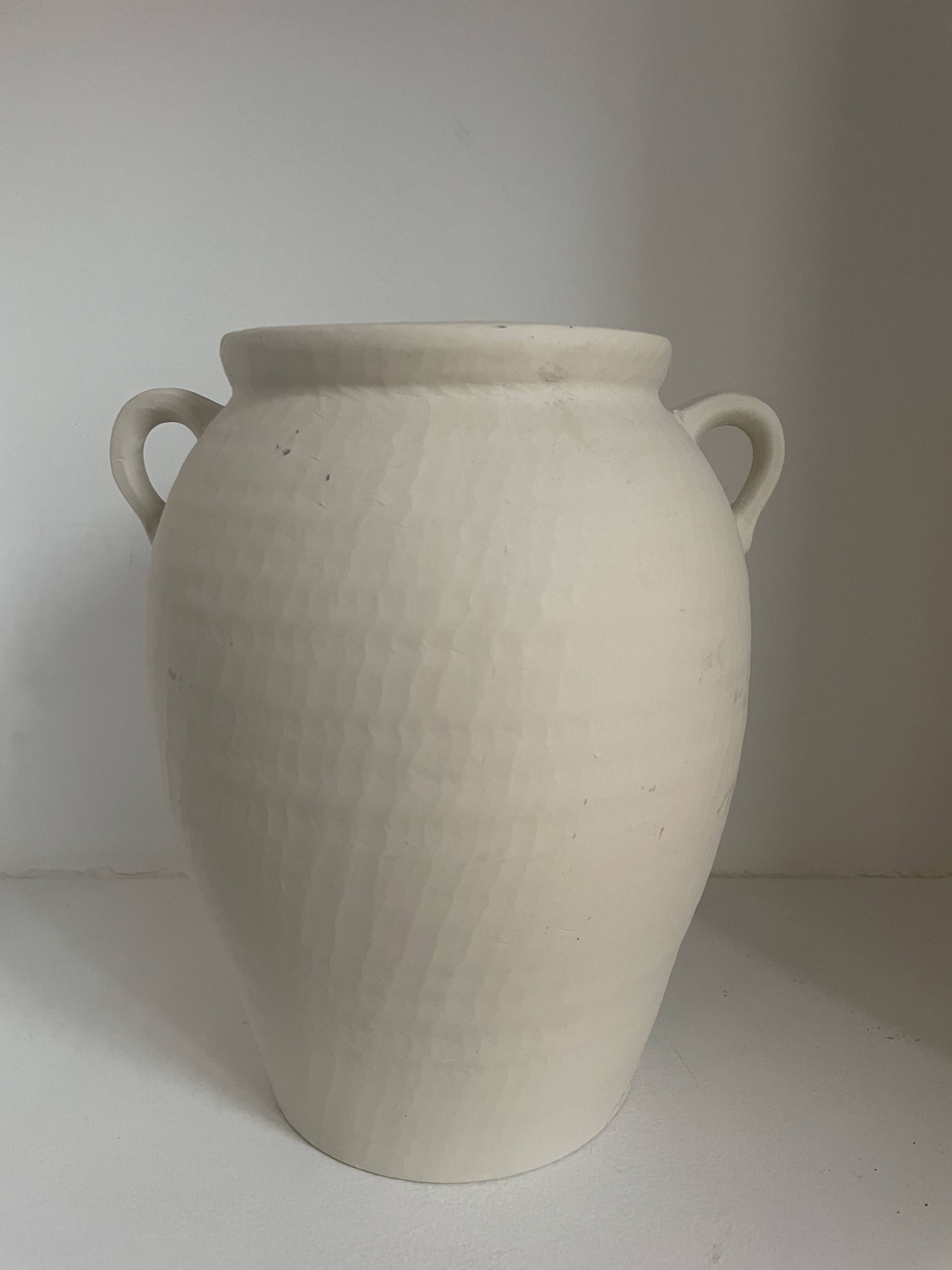 set of 8 decorative items