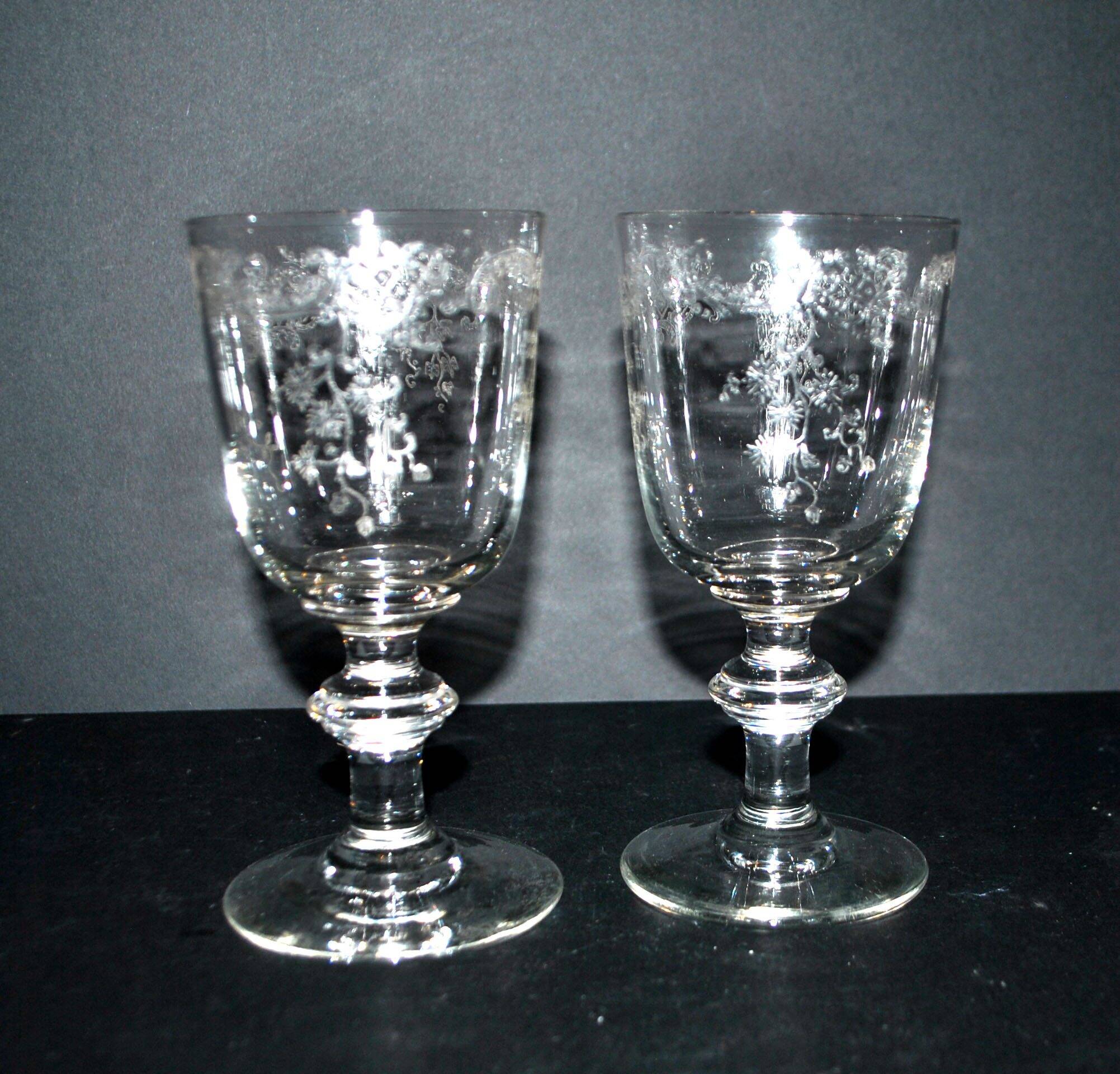 Saint-Louis set of 2 wine glasses – acid-etched floral rocaille decoration 1920 H13