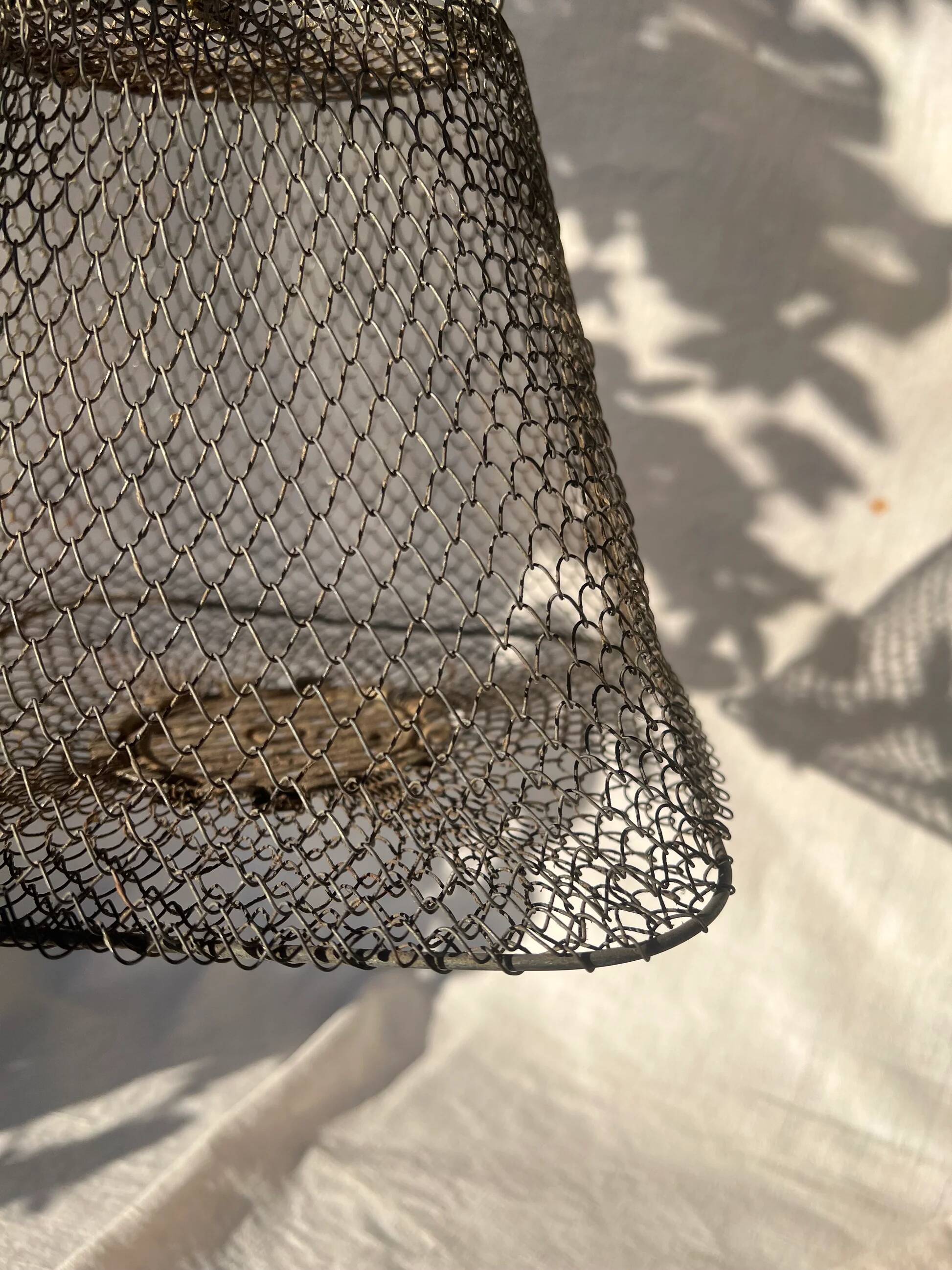 Panier de pêche en treillis métallique français