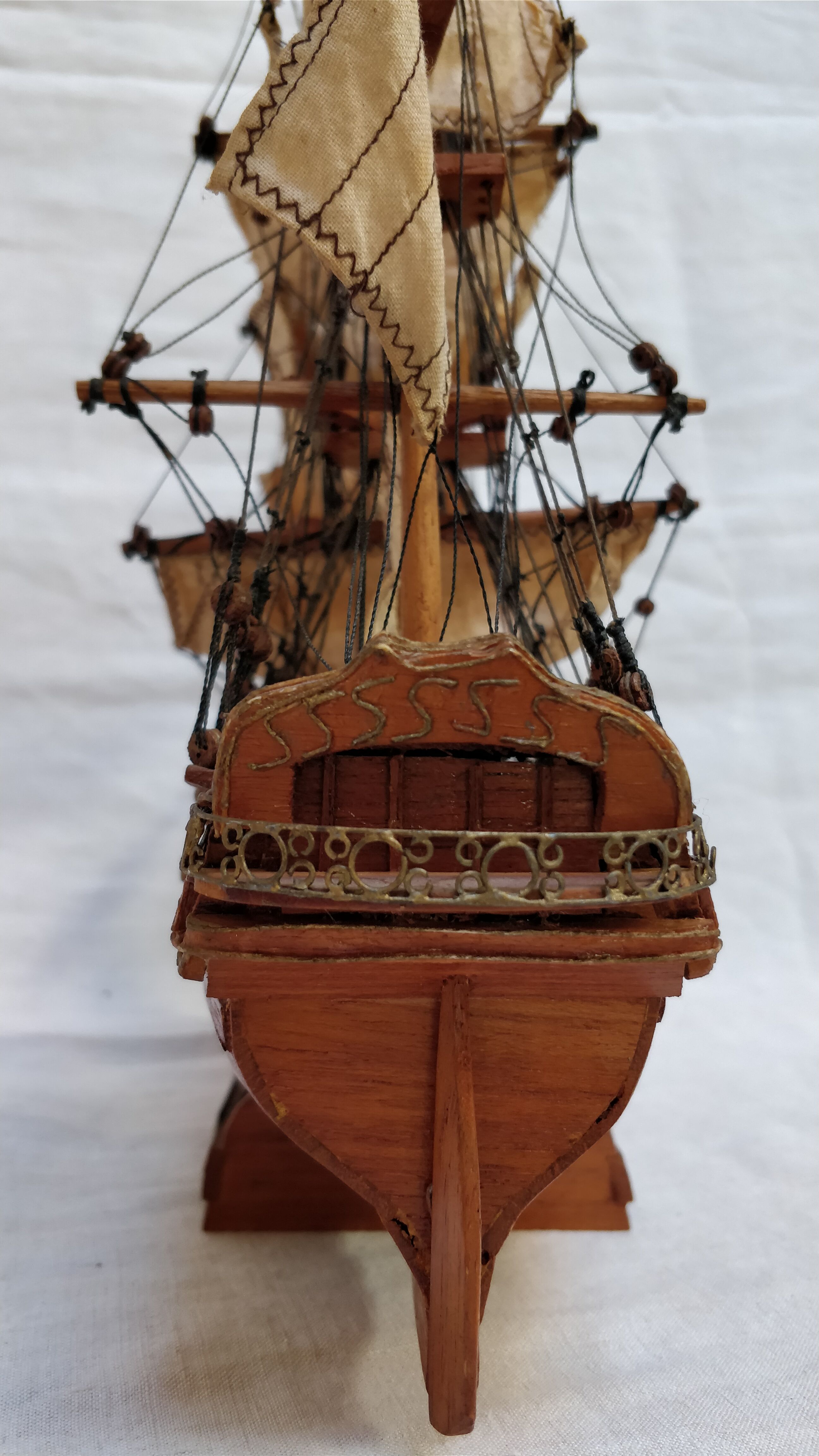 Boat model Le Saint Geran in wood and fabric