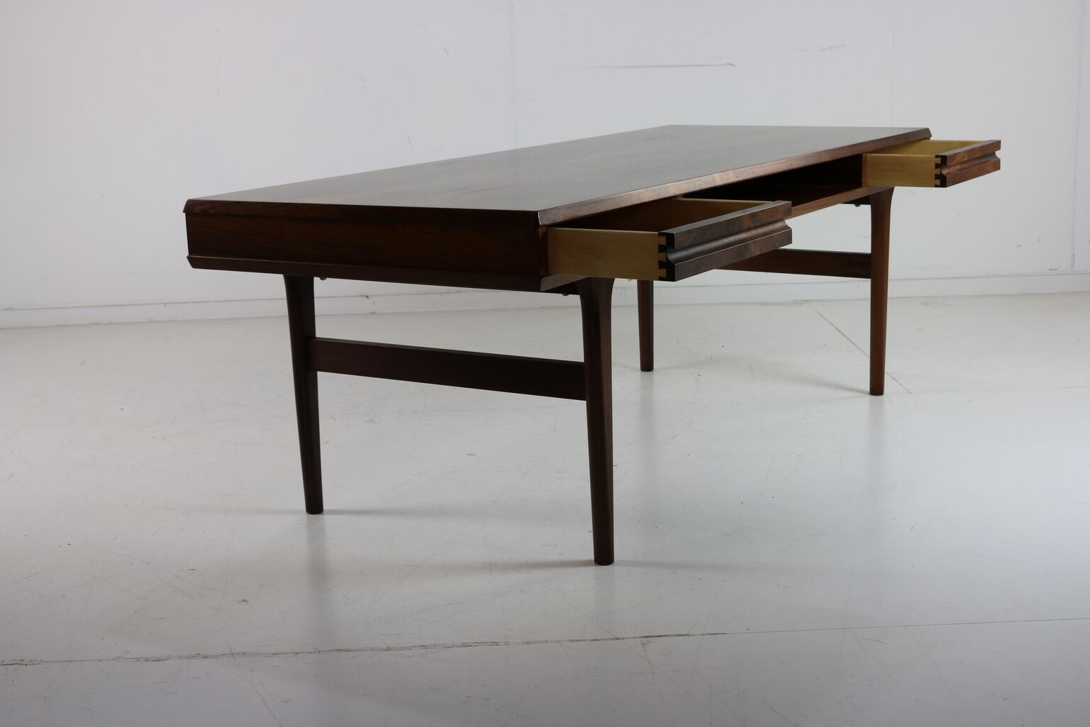 Mid-century danish design coffeetable