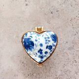 Trio of porcelain pillboxes