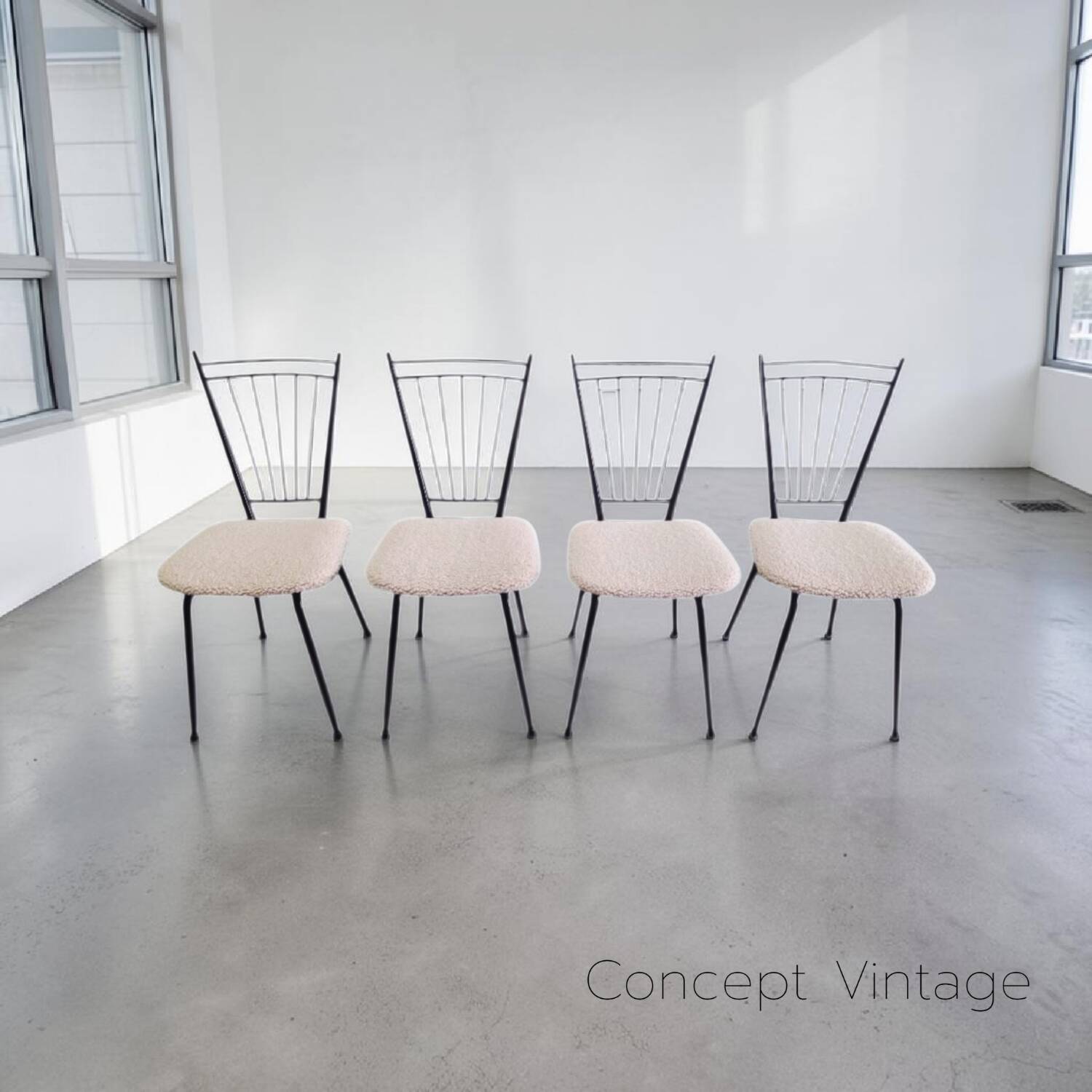 Suite de 4 chaises "Harpe" 1950 – Design Mid-Century & Assises Bouclée