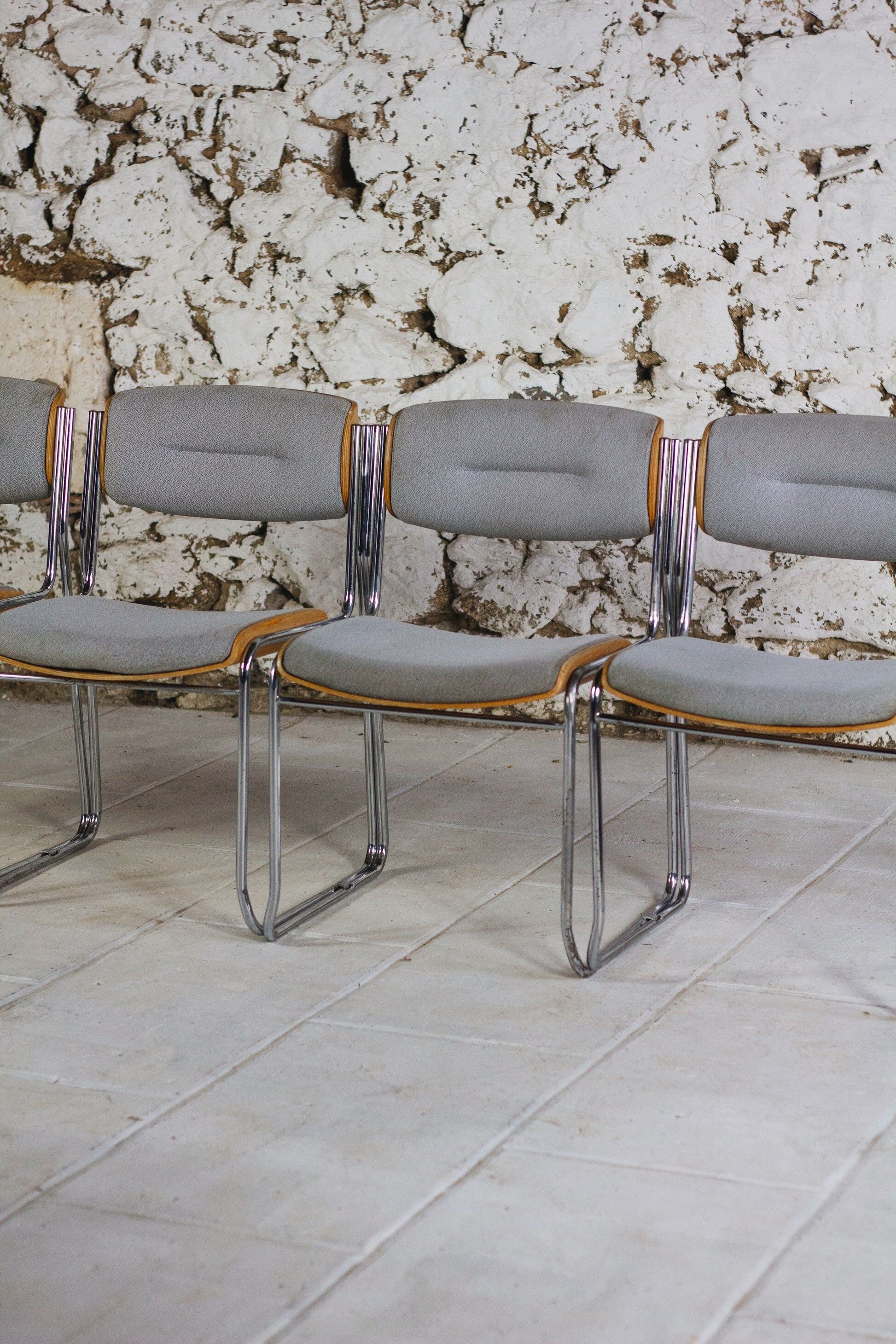 4 conference chairs from La Sorbonne, 1970