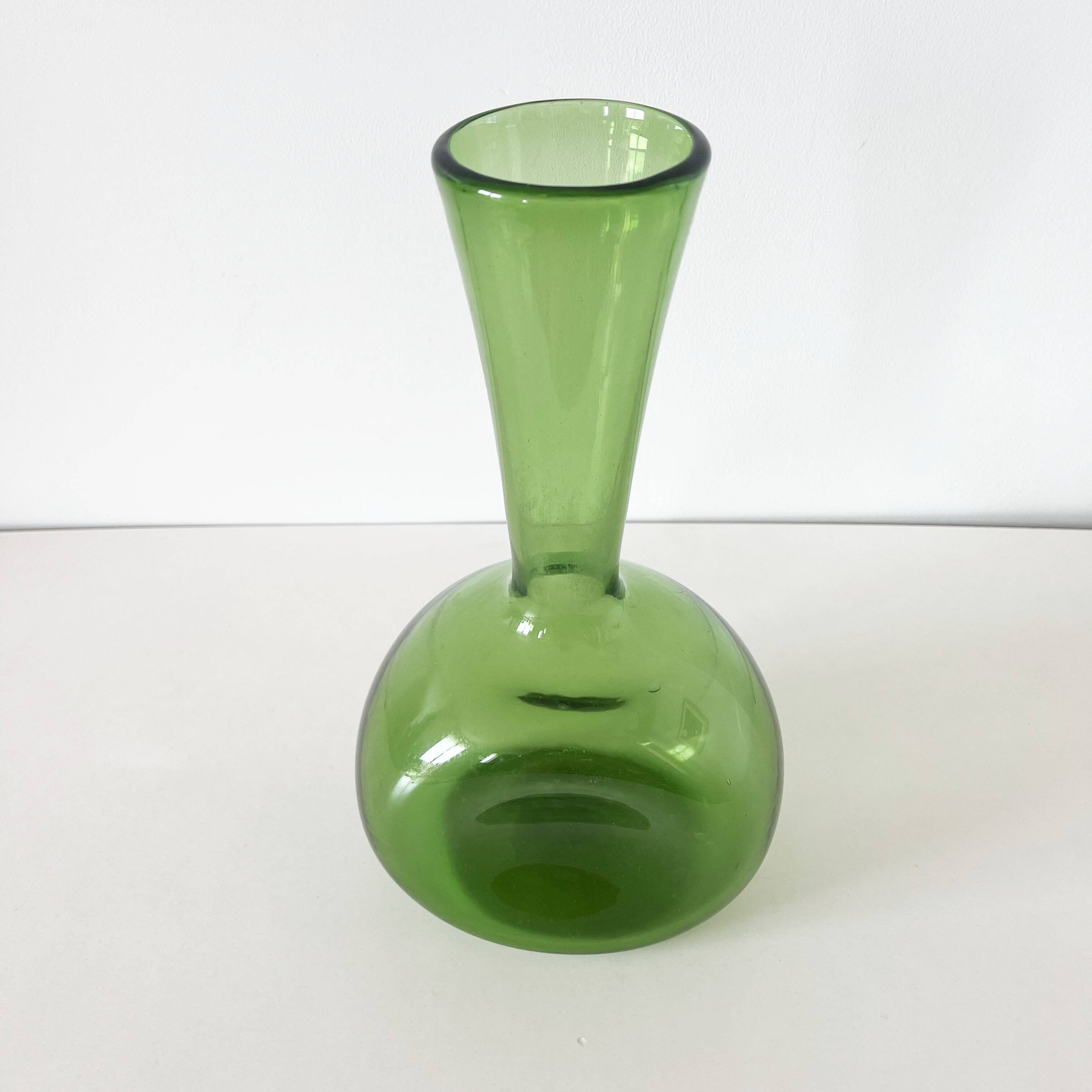 Italian green blown glass vase Empoli 1950