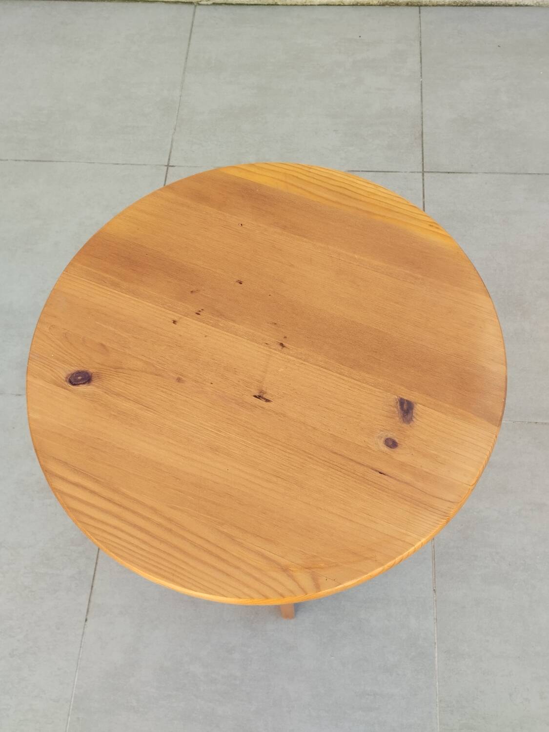 Guéridon en bois design scandinave