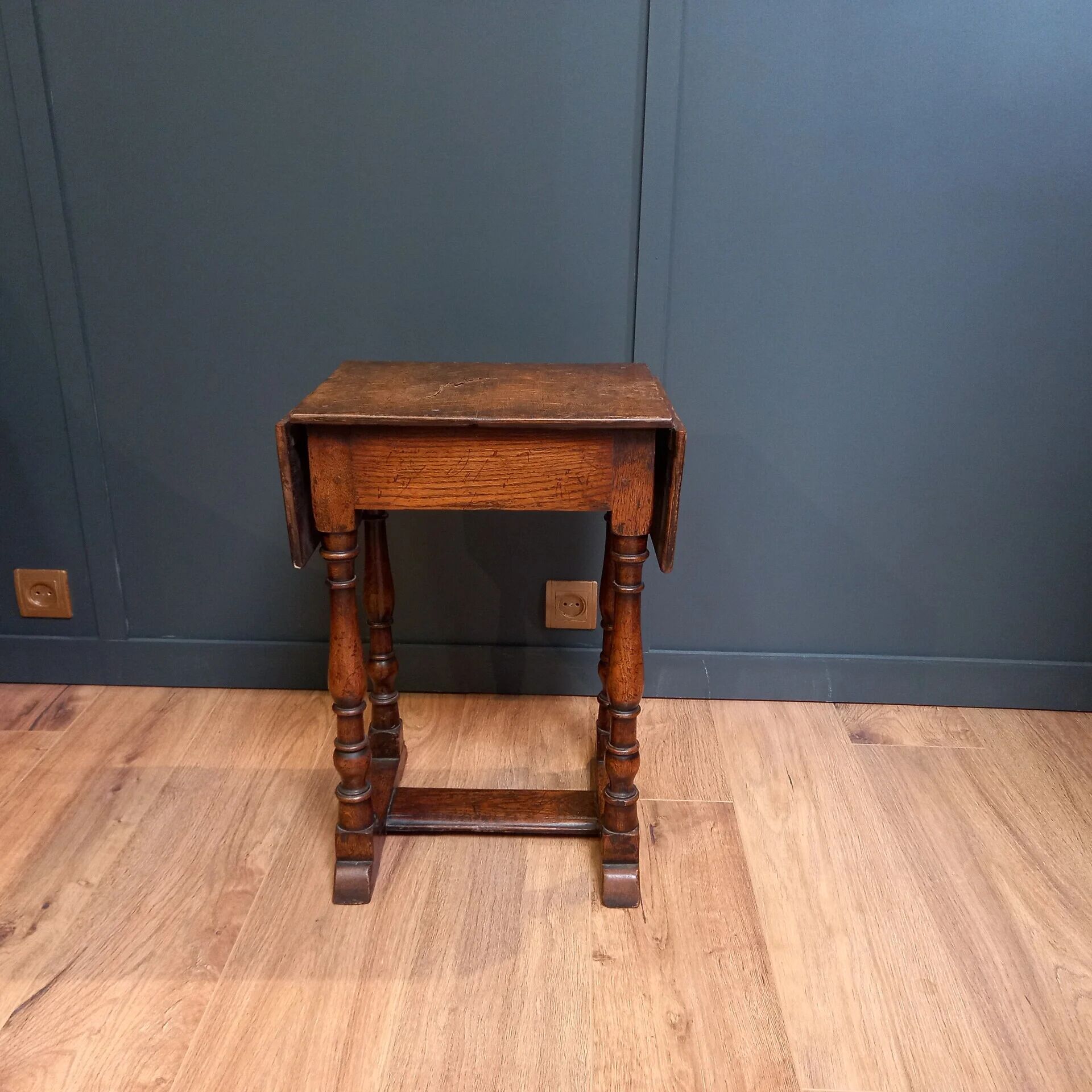 Tabouret à rabats du XVIIIe siècle
