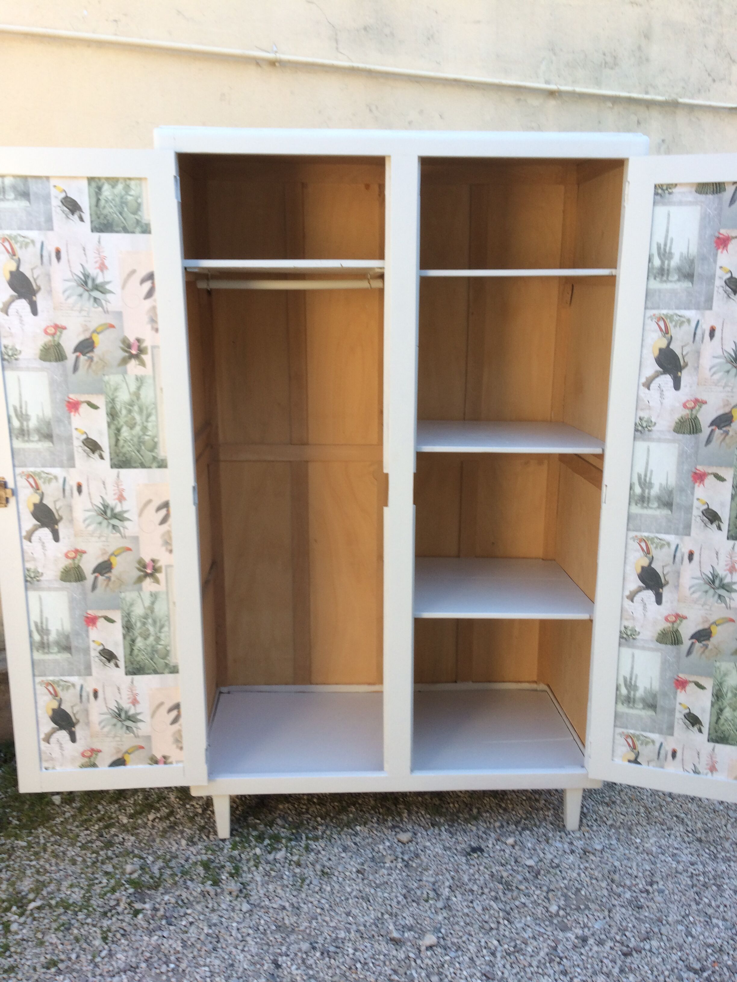 Armoire parisienne