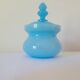Pot en opaline bleue