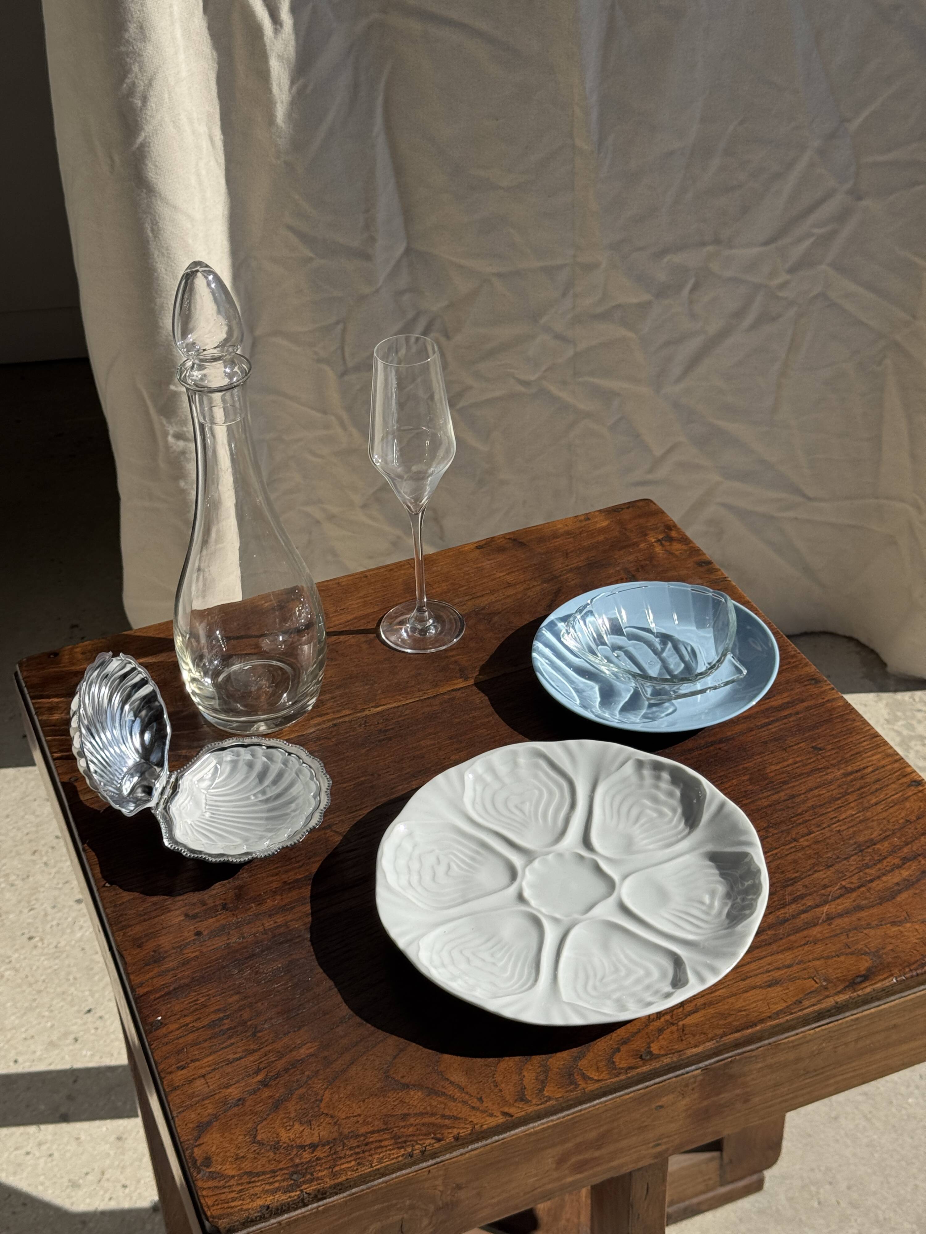 7 vintage shell-shaped bowls in Pyrex glass from France