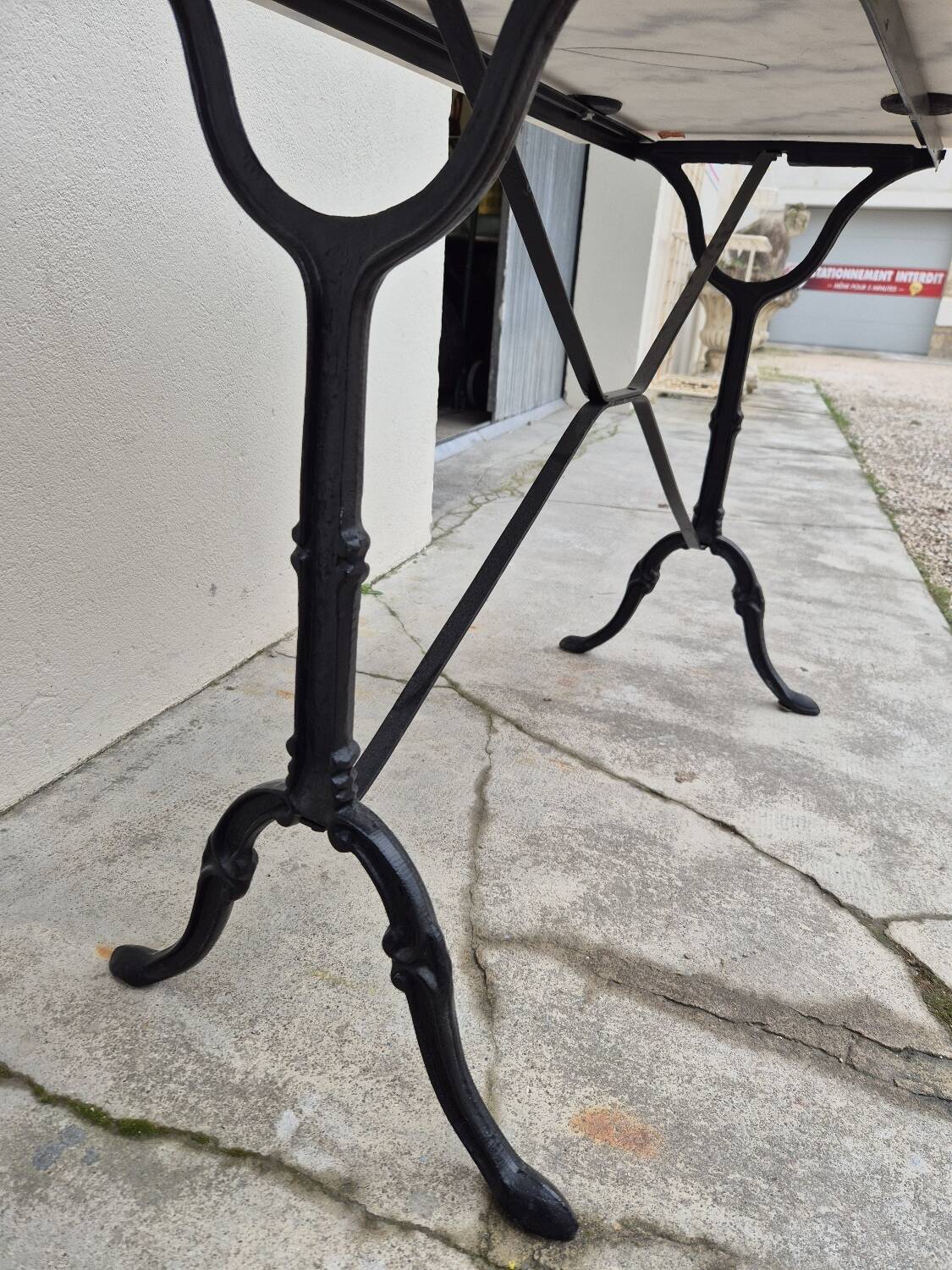 Table en marbre et fonte de bistrot restaurant ancienne