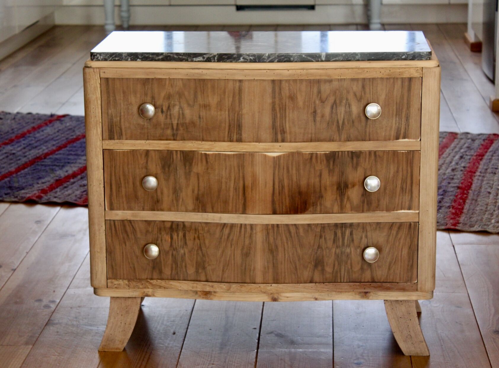Commode années 30 et son marbre noir