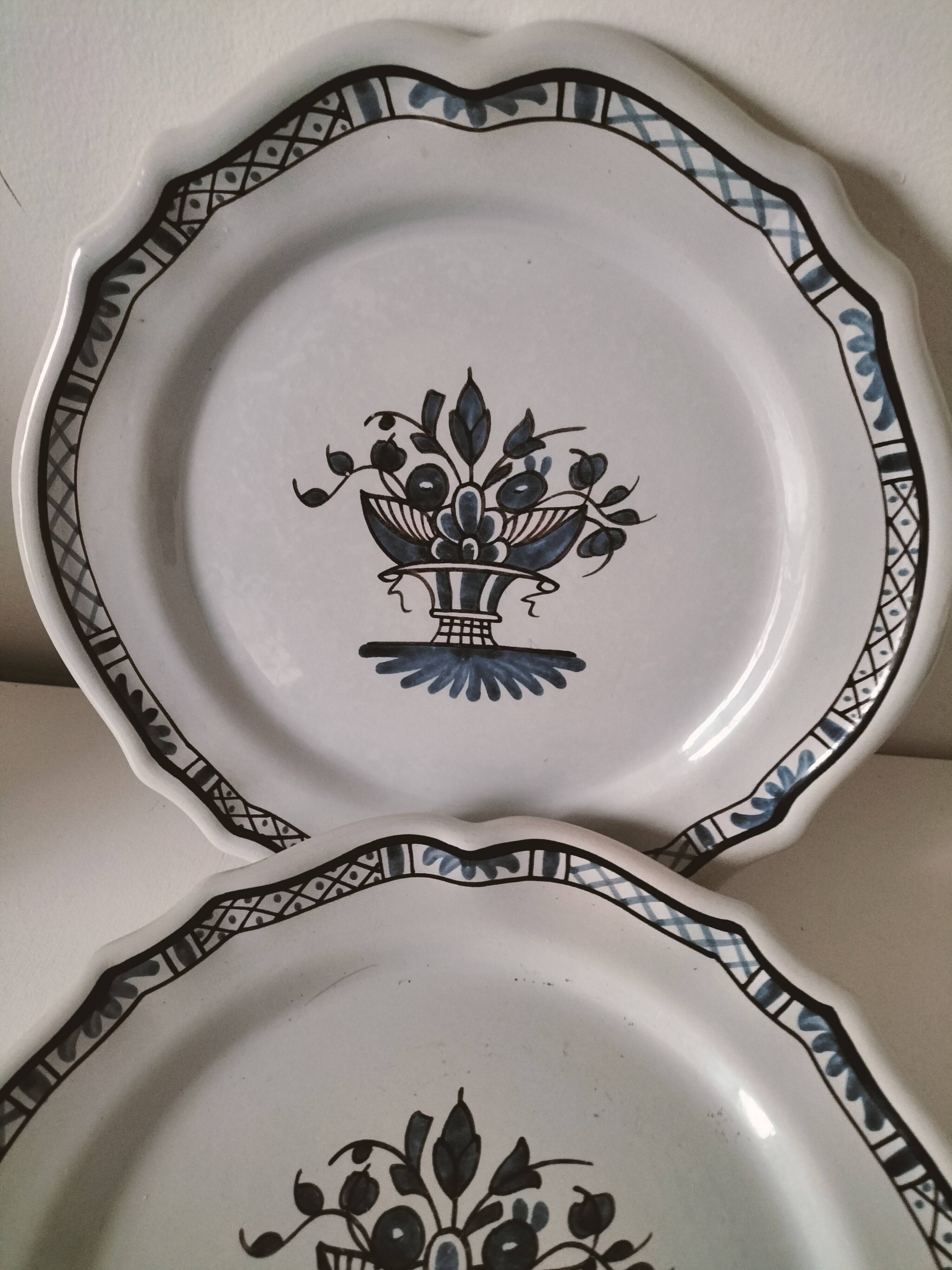 4 earthenware plates with old Rouen decoration, handmade blue floral basket