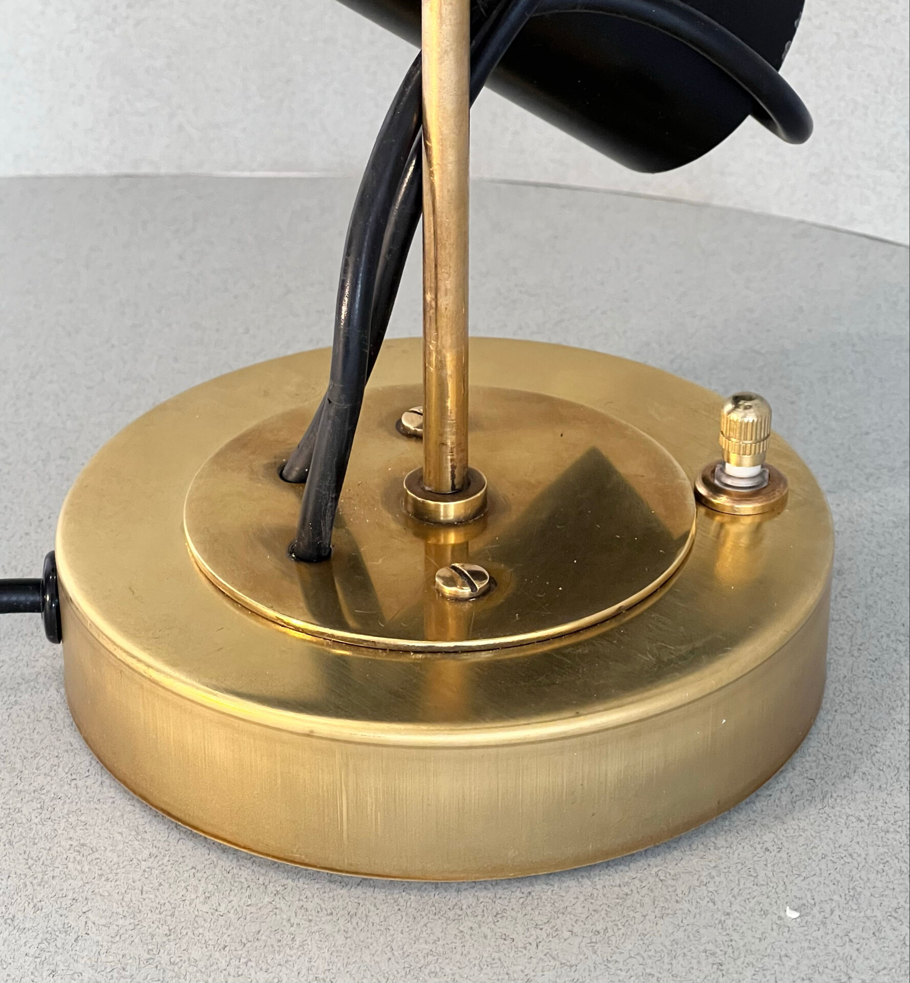 Rare modernist table lamp A5 design by Alain Richard for Disdero