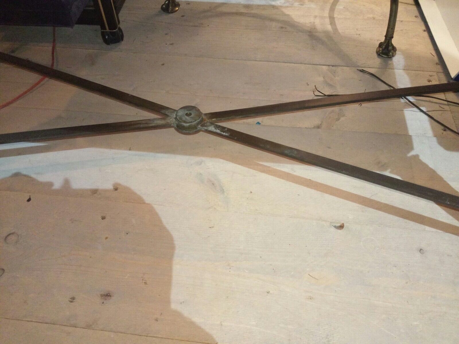 Table basse en marbre pieds avec des lions en bronze
