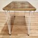 Table haute design et signature scandinave 1950.