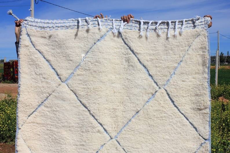 Handmade Berber rug 250cm x 150cm