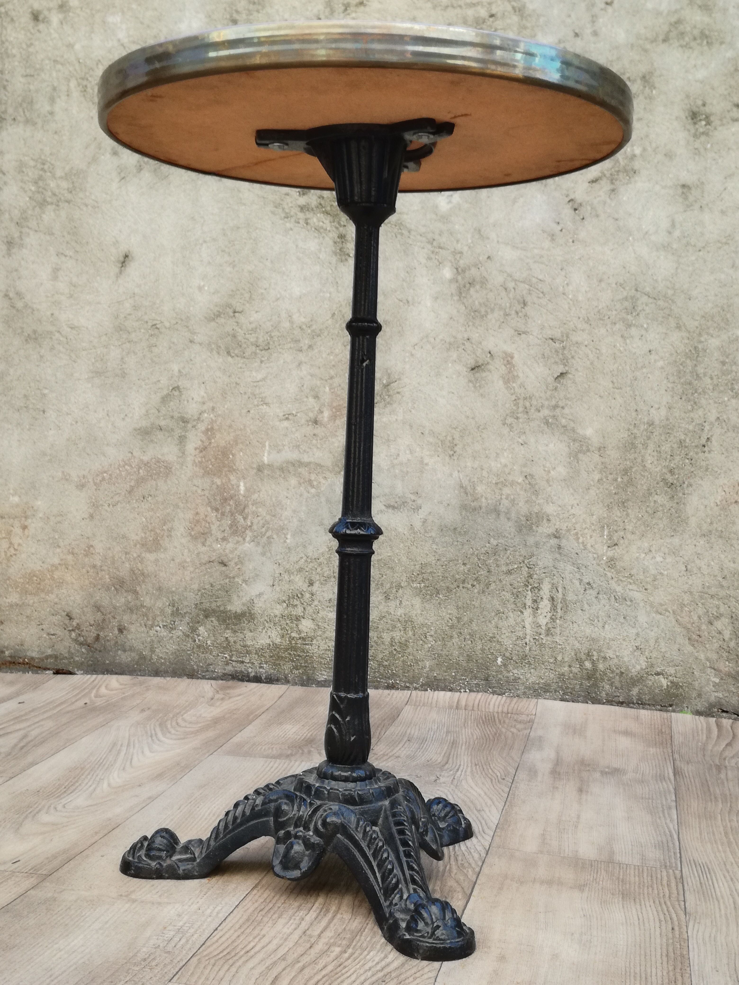 Round marble bistro table and cast iron feet
