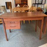 Nielsen Tibergaard desk