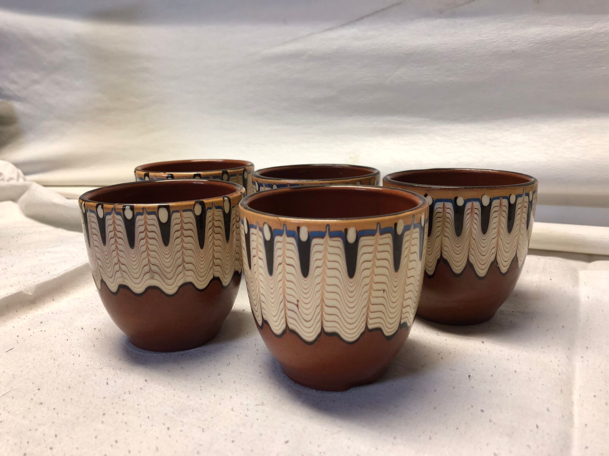 Ensemble de 5 tasses en grès vintage