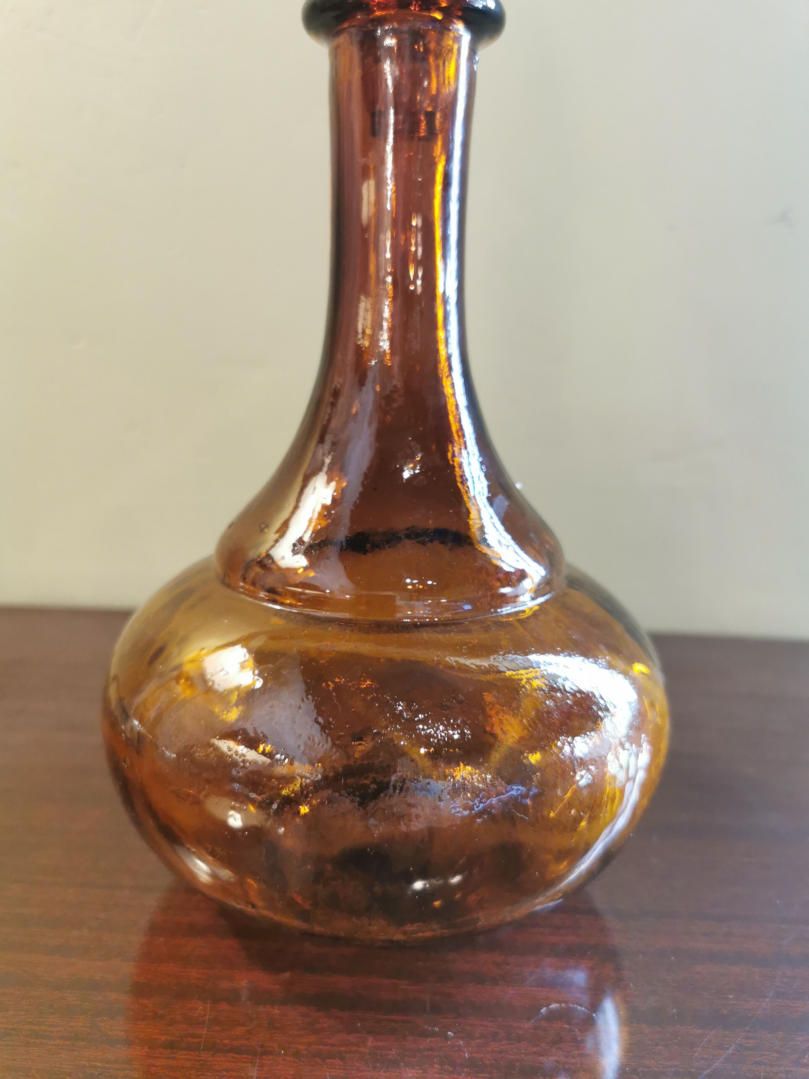 Carafe vintage ronde couleur ambre