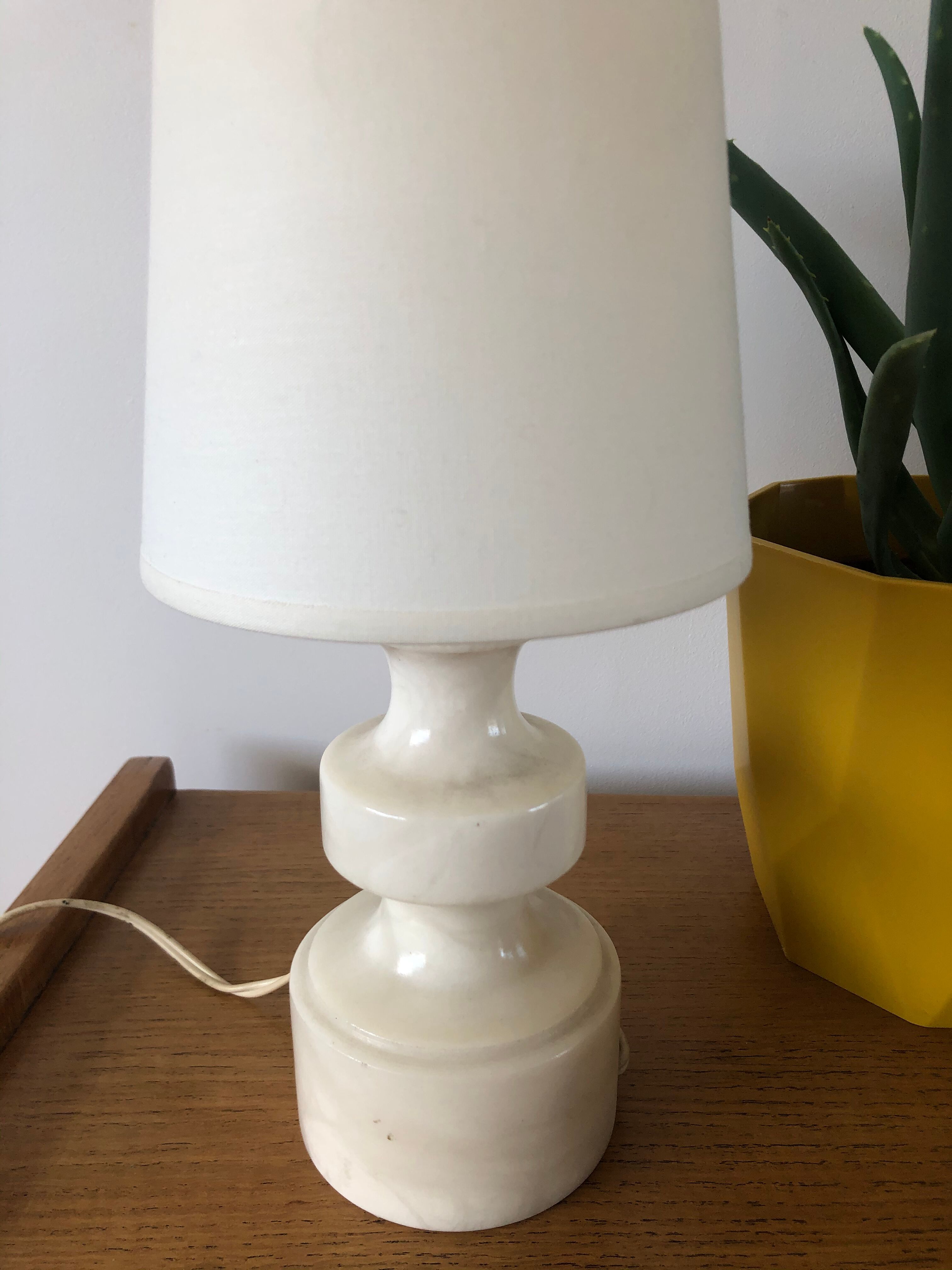 Vintage stone foot lamp