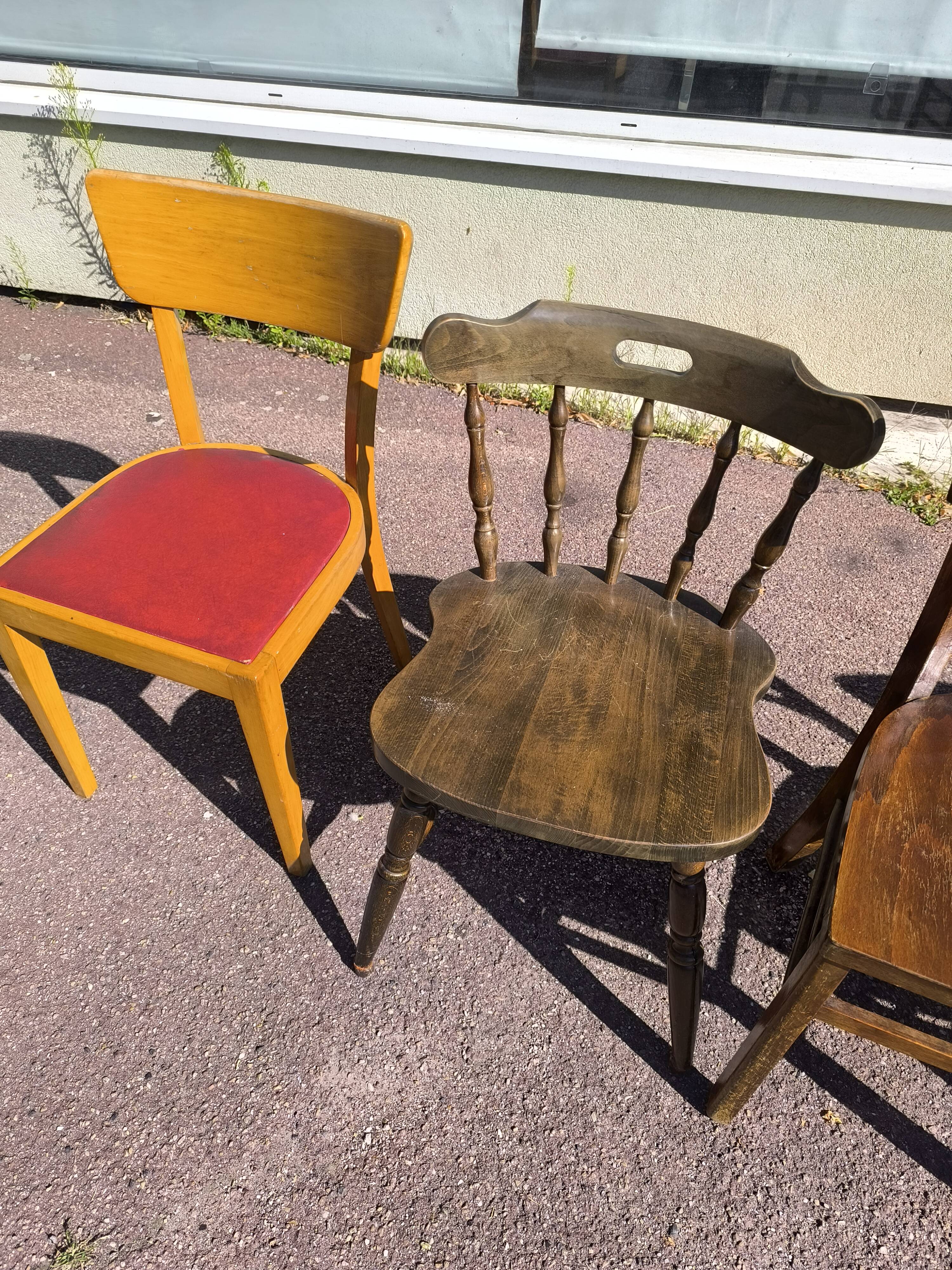 Lot de 6 chaises de bistrot dépareillées bois