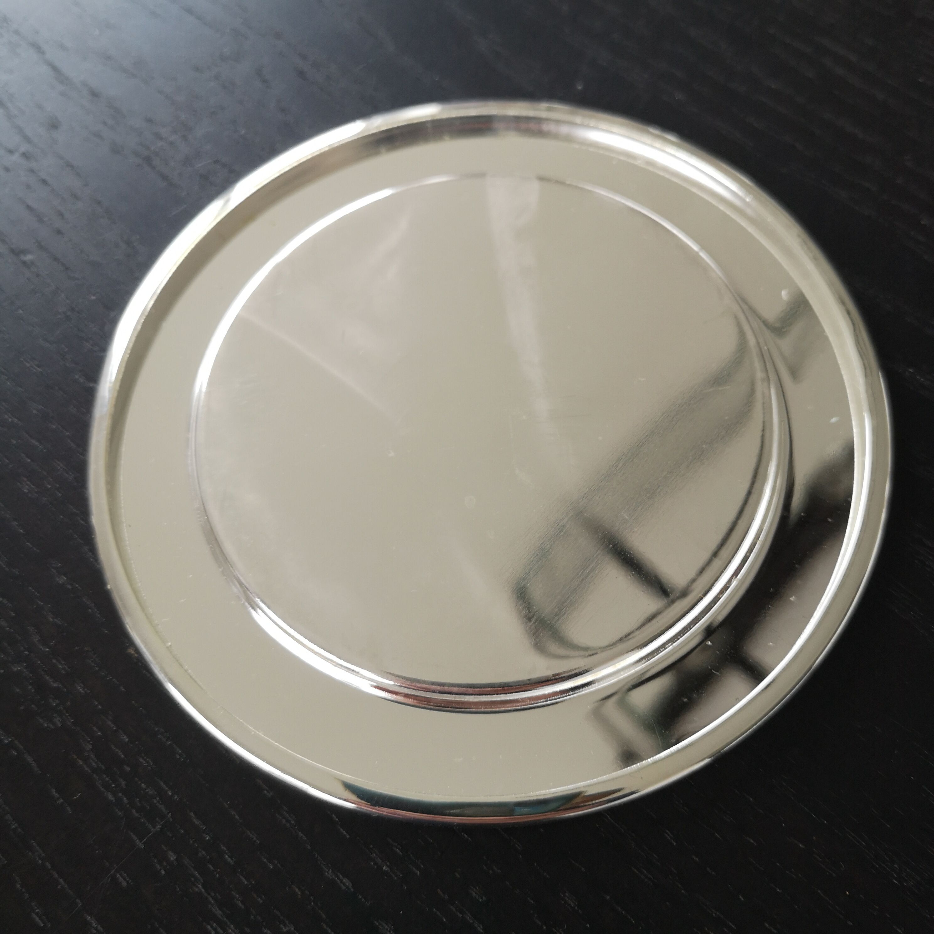 6 silver metal undersides