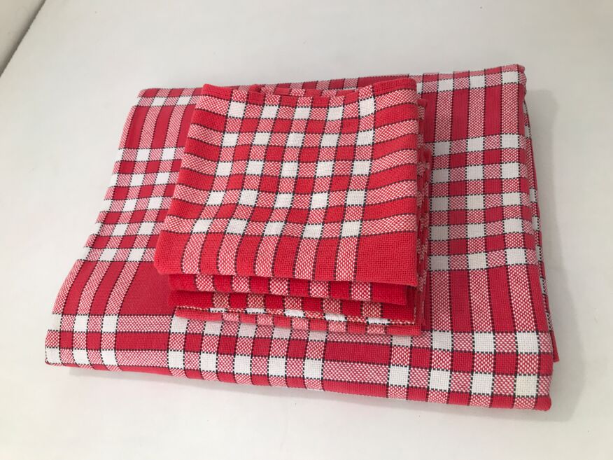 Nappe rectangulaire et 6 serviettes vintage à carreaux vichy rouges et  blancs | Selency