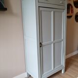 Small Parisian wardrobe redesigned