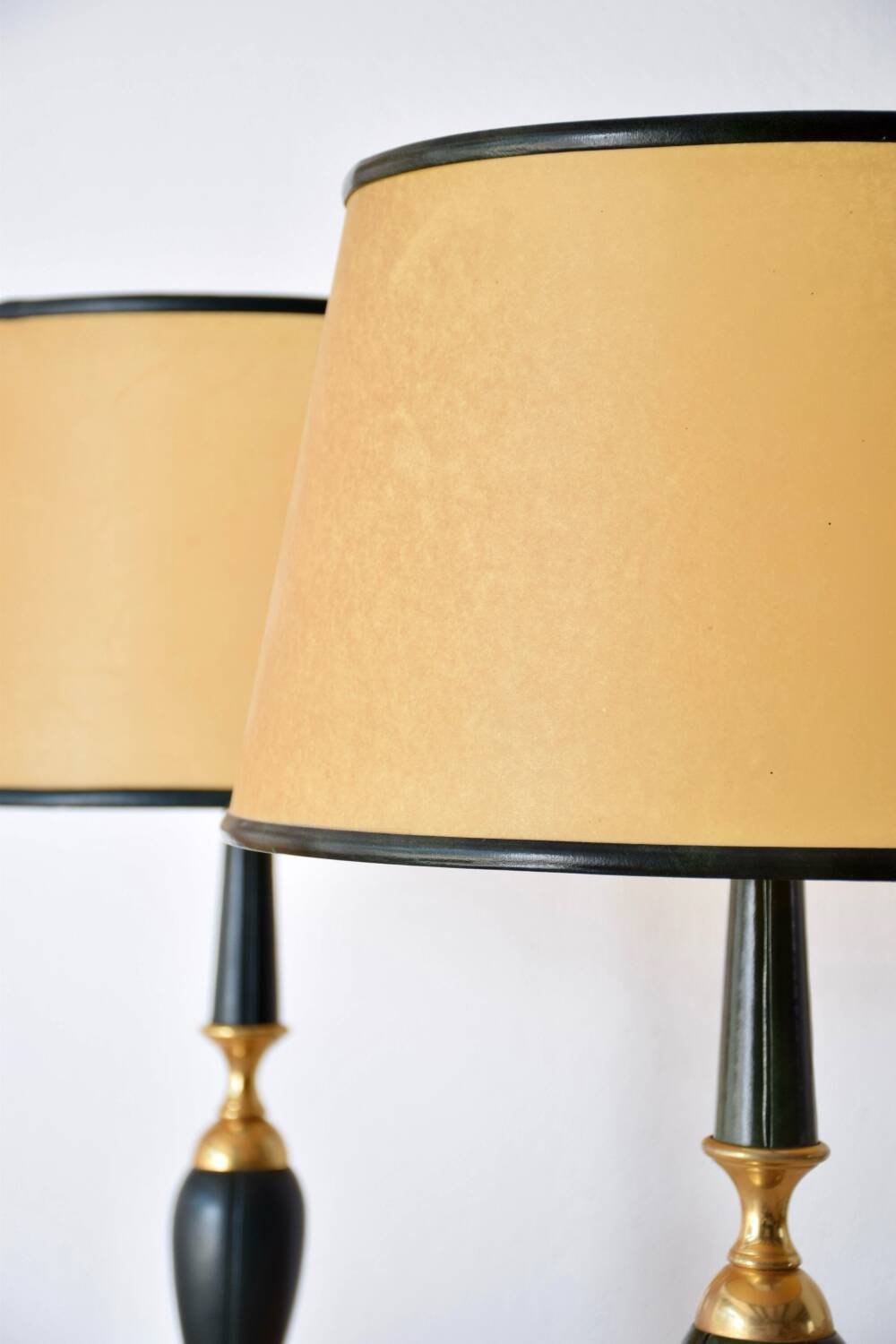 Duo of Le Tanneur lamps in leather and brass