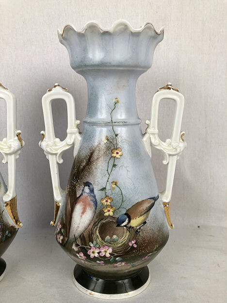 Pair of paris porcelain vases with bird decorations
