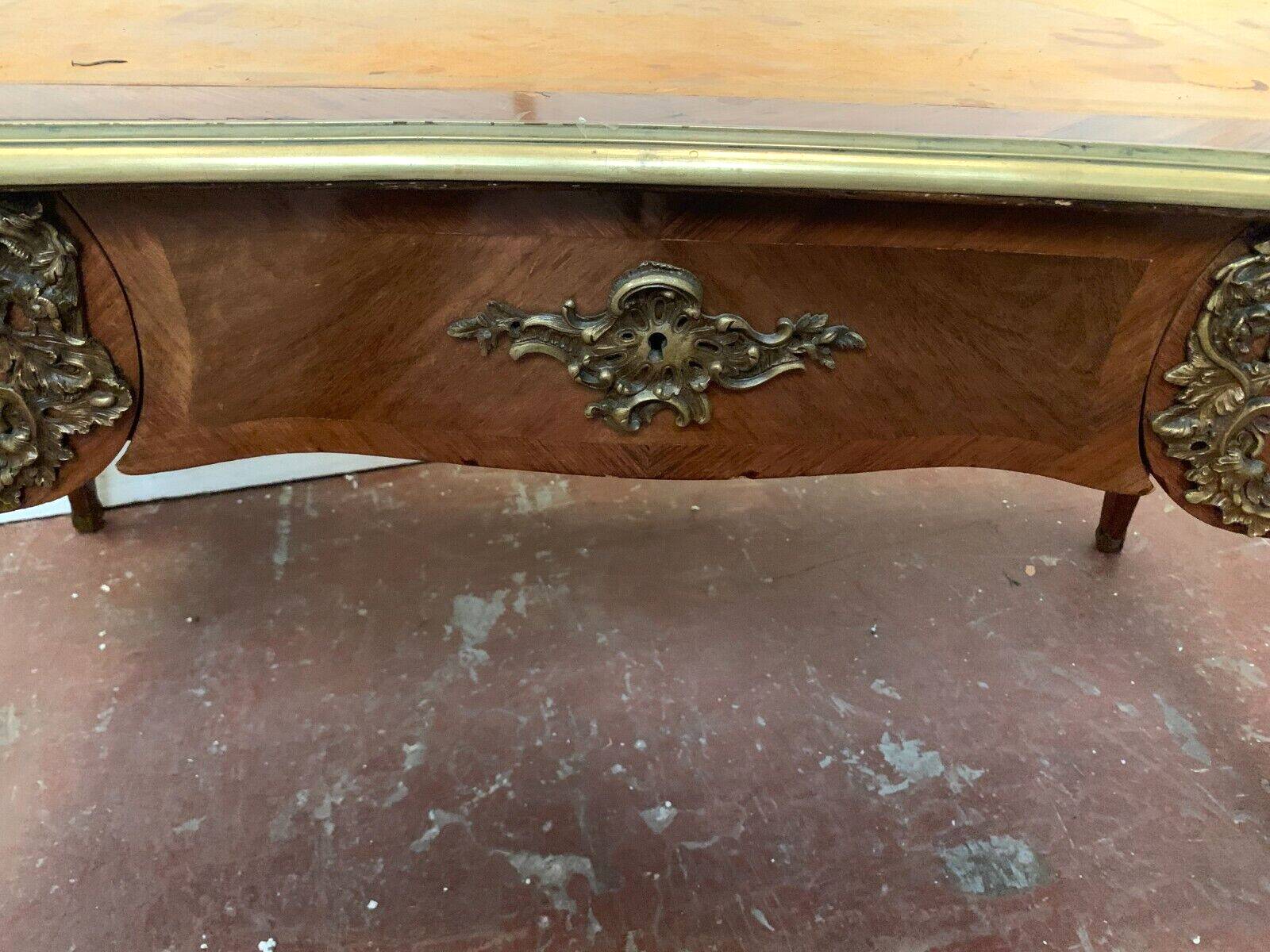 Louis XV style ceremonial desk, 19th century fawn leather top
