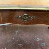 Bureau d'apparat de style Louis XV, dessus de cuir fauve XIXème siècle
