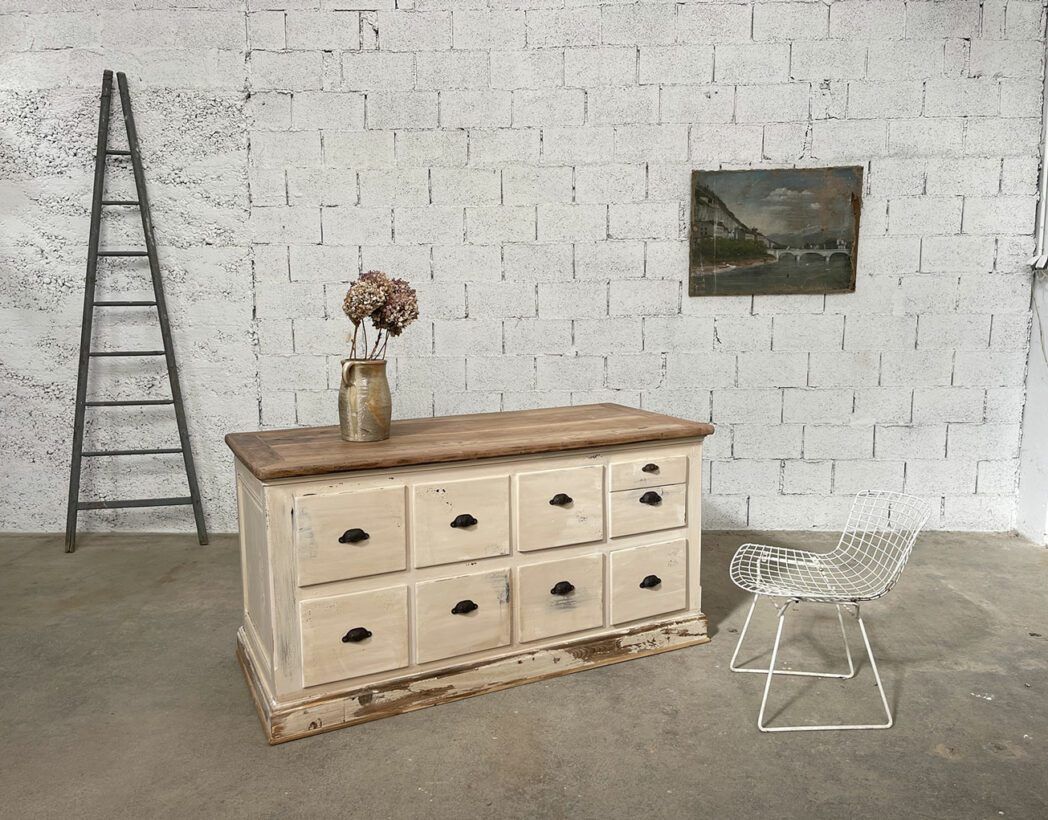 Walnut bank from the 1930s